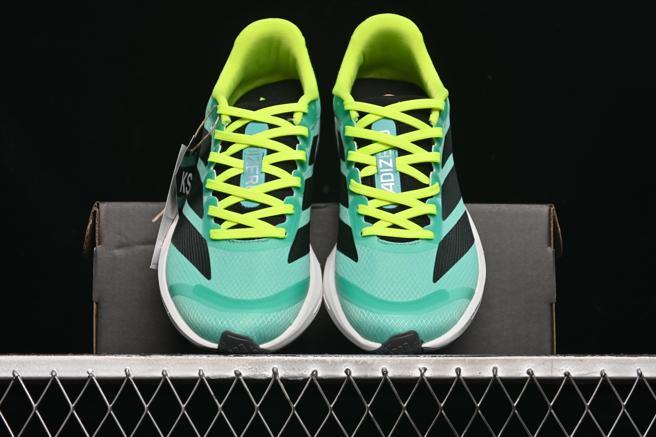 💰220纯原
 Adidas Adizero BK JP6543 阿迪透气低帮跑步鞋
尺码：36 36.5 37 38 38.5 39 40 40.5 41 42 42.5 43 44 44.5 45 N.C3