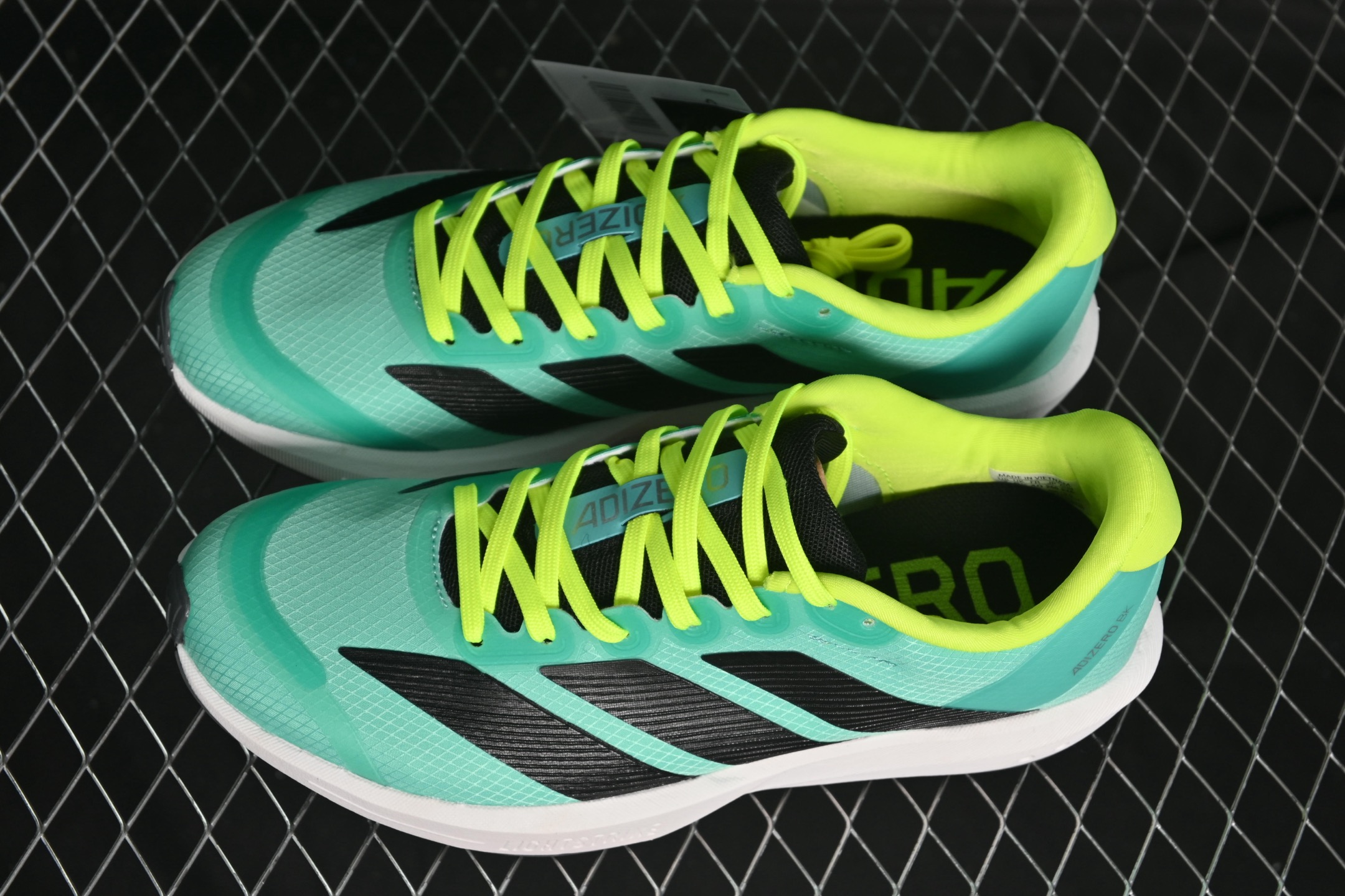 💰220纯原
 Adidas Adizero BK JP6543 阿迪透气低帮跑步鞋
尺码：36 36.5 37 38 38.5 39 40 40.5 41 42 42.5 43 44 44.5 45 N.C3
