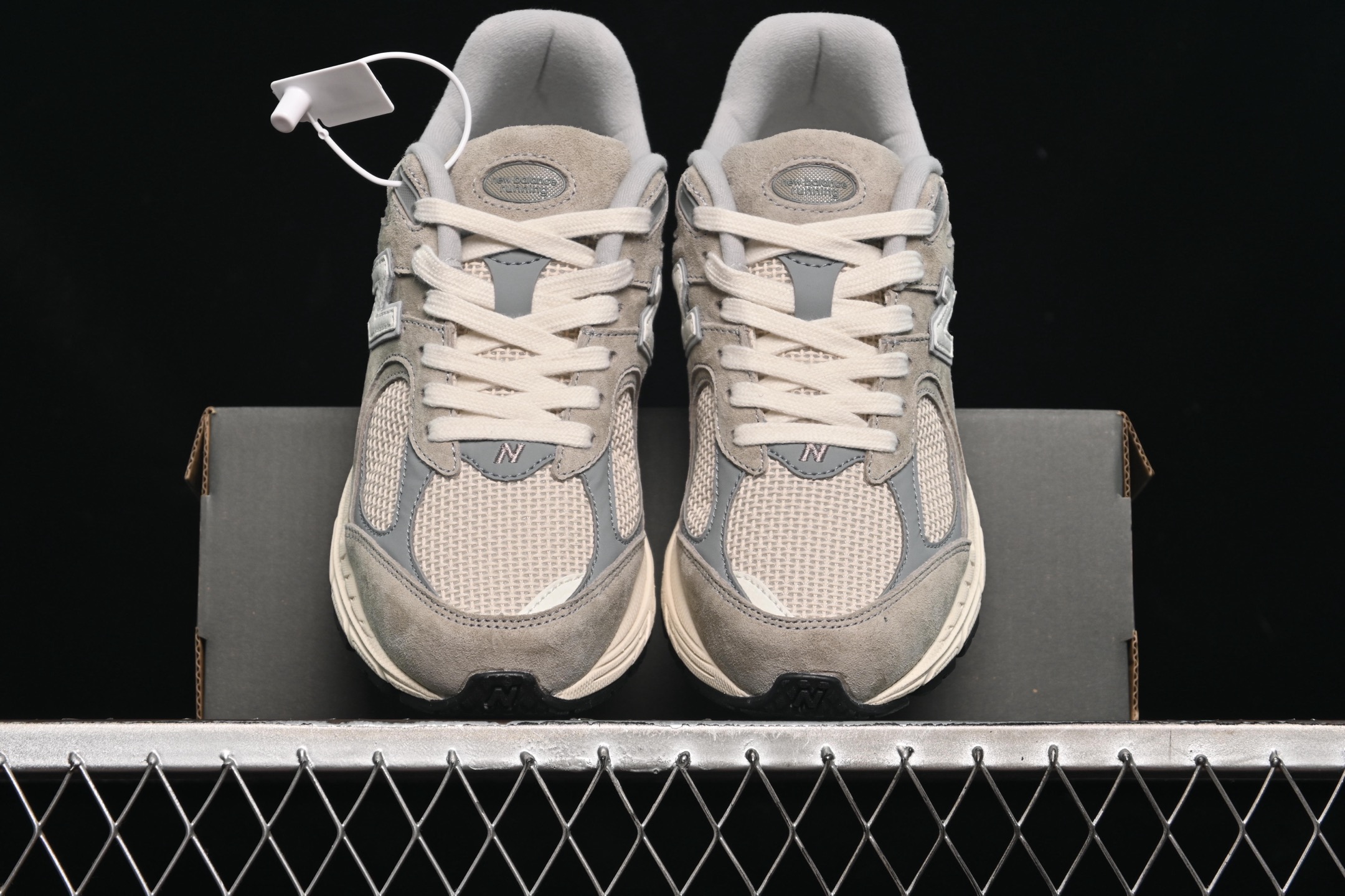 💰280纯原
New Balance 2002系列 复古休闲跑步鞋 U2002RRD
#鞋款延续了经典科技,升级版N-ERGY缓震物料机能与材质上脚太舒适了,鞋面的柔软麂皮搭配尼龙网布,特别透气而且还复古感,不管是搭配牛仔裤还工装裤都是百搭!
尺码:36 37 37.5 38 38.5 39 40 40.5 41 42 42.5 43 44 44.5 45 46.5 3.D4