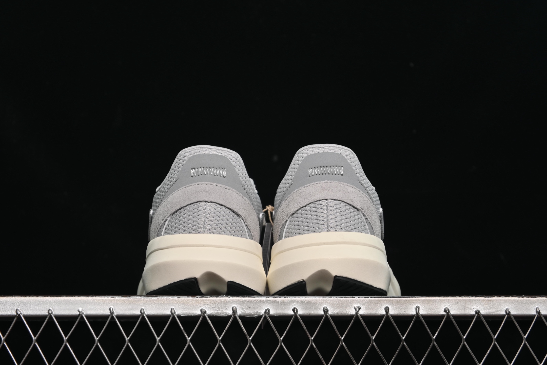 💰220纯原
 Adidas Lightblaze IH8607 阿迪透气跑步鞋
尺码：39 40 40.5 41 42 42.5 43 44 44.5 45 X.D4