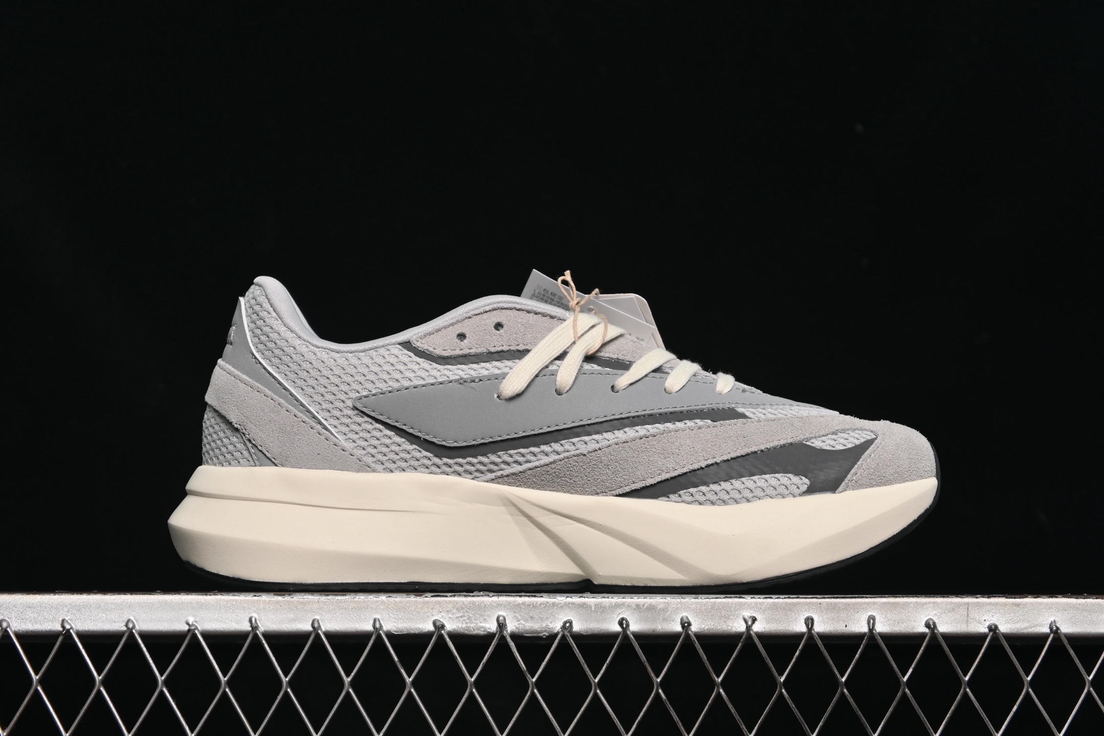 💰220纯原
 Adidas Lightblaze IH8607 阿迪透气跑步鞋
尺码：39 40 40.5 41 42 42.5 43 44 44.5 45 X.D4