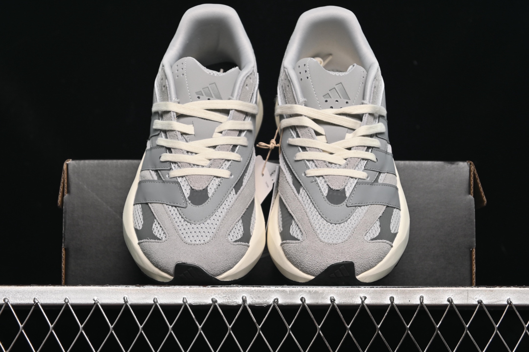 💰220纯原
 Adidas Lightblaze IH8607 阿迪透气跑步鞋
尺码：39 40 40.5 41 42 42.5 43 44 44.5 45 X.D4
