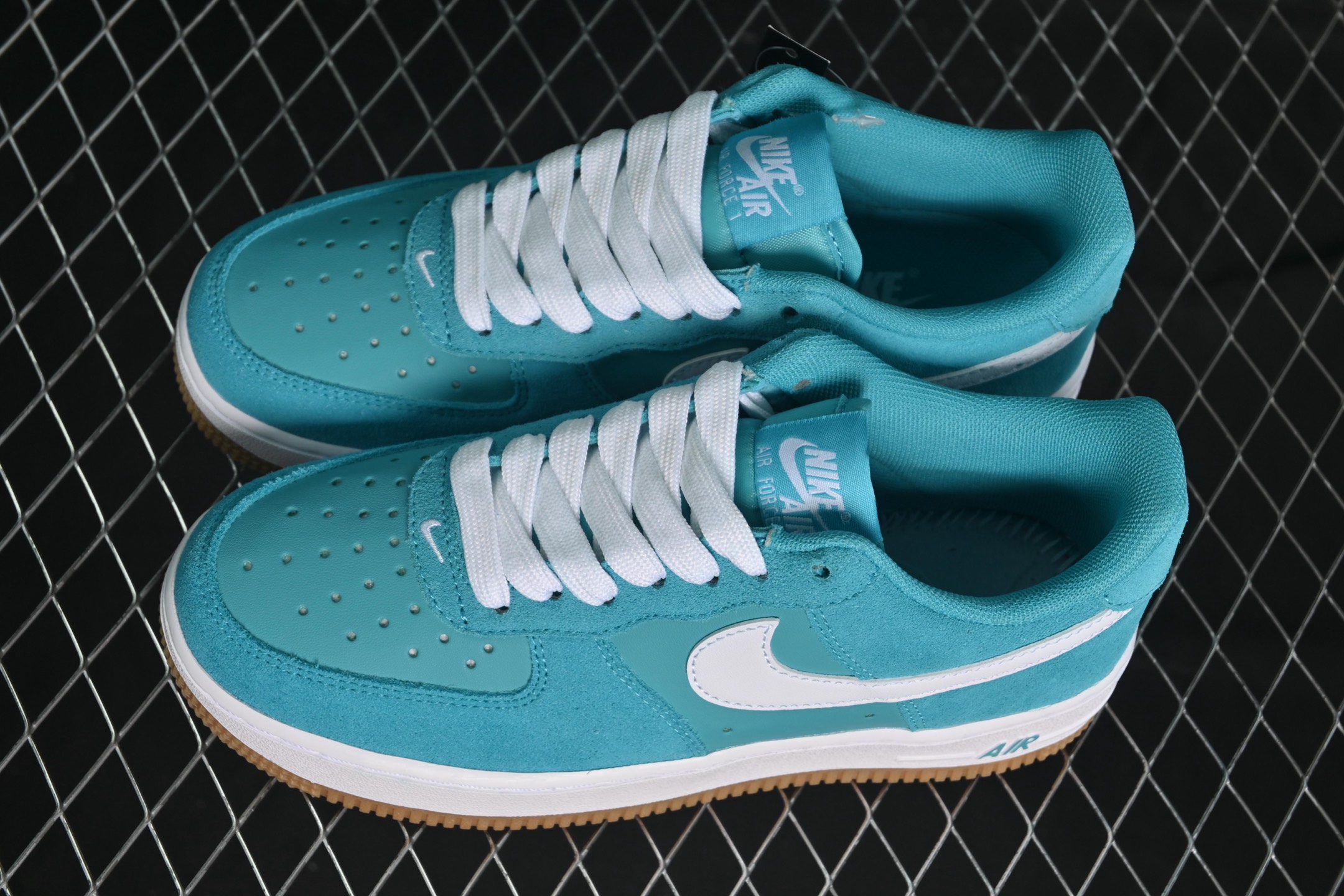 💰240纯原
Nike Air Force 1'07 Low 空军一号低帮休闲板鞋 IB6388-301
#原楦头原纸板 原装鞋盒 内置全掌气垫 原厂鞋底
尺码:36 36.5 37.5 38 38.5 39 40 40.5 41 42 42.5 43 44 44.5 45 K.D4