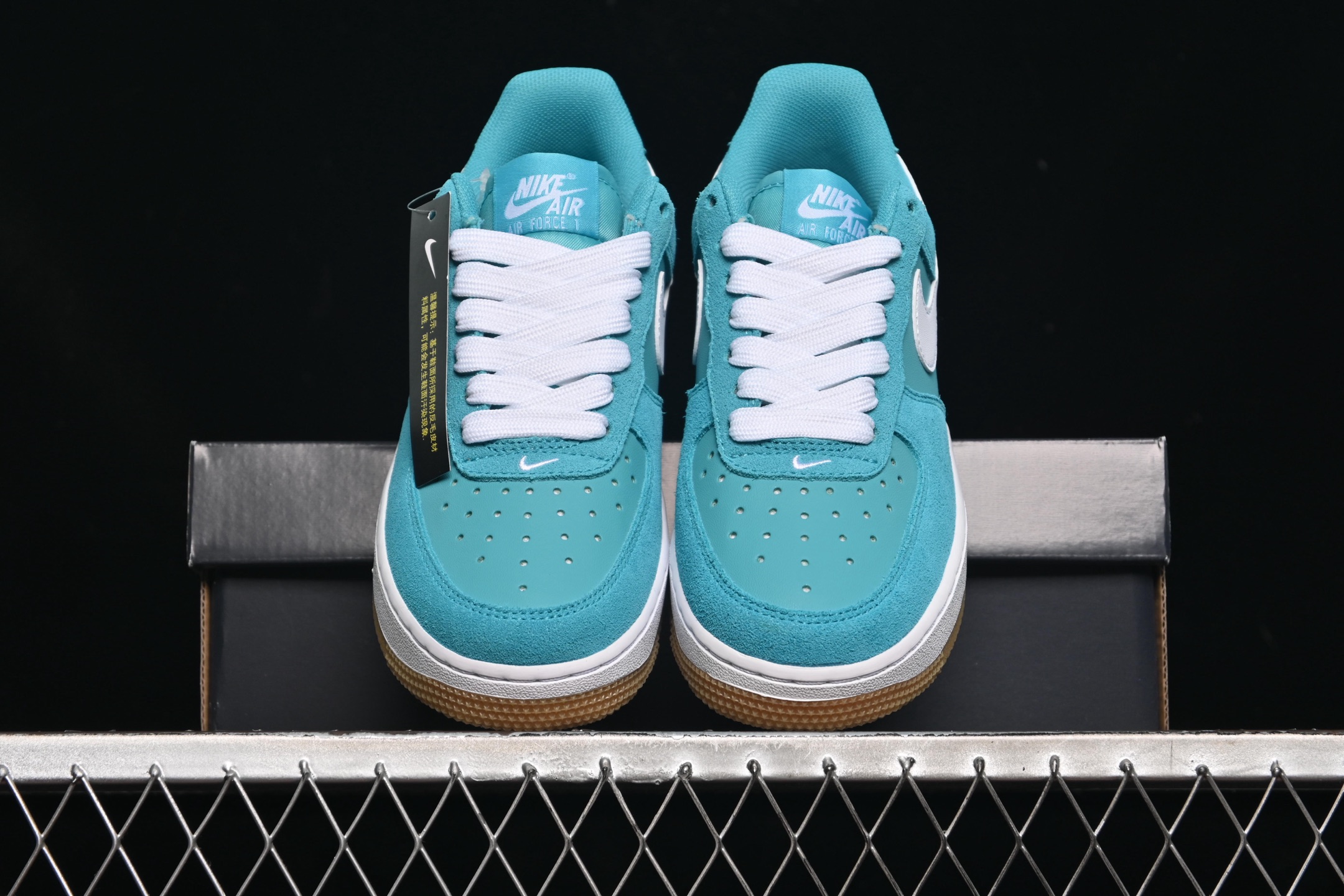💰240纯原
Nike Air Force 1'07 Low 空军一号低帮休闲板鞋 IB6388-301
#原楦头原纸板 原装鞋盒 内置全掌气垫 原厂鞋底
尺码:36 36.5 37.5 38 38.5 39 40 40.5 41 42 42.5 43 44 44.5 45 K.D4