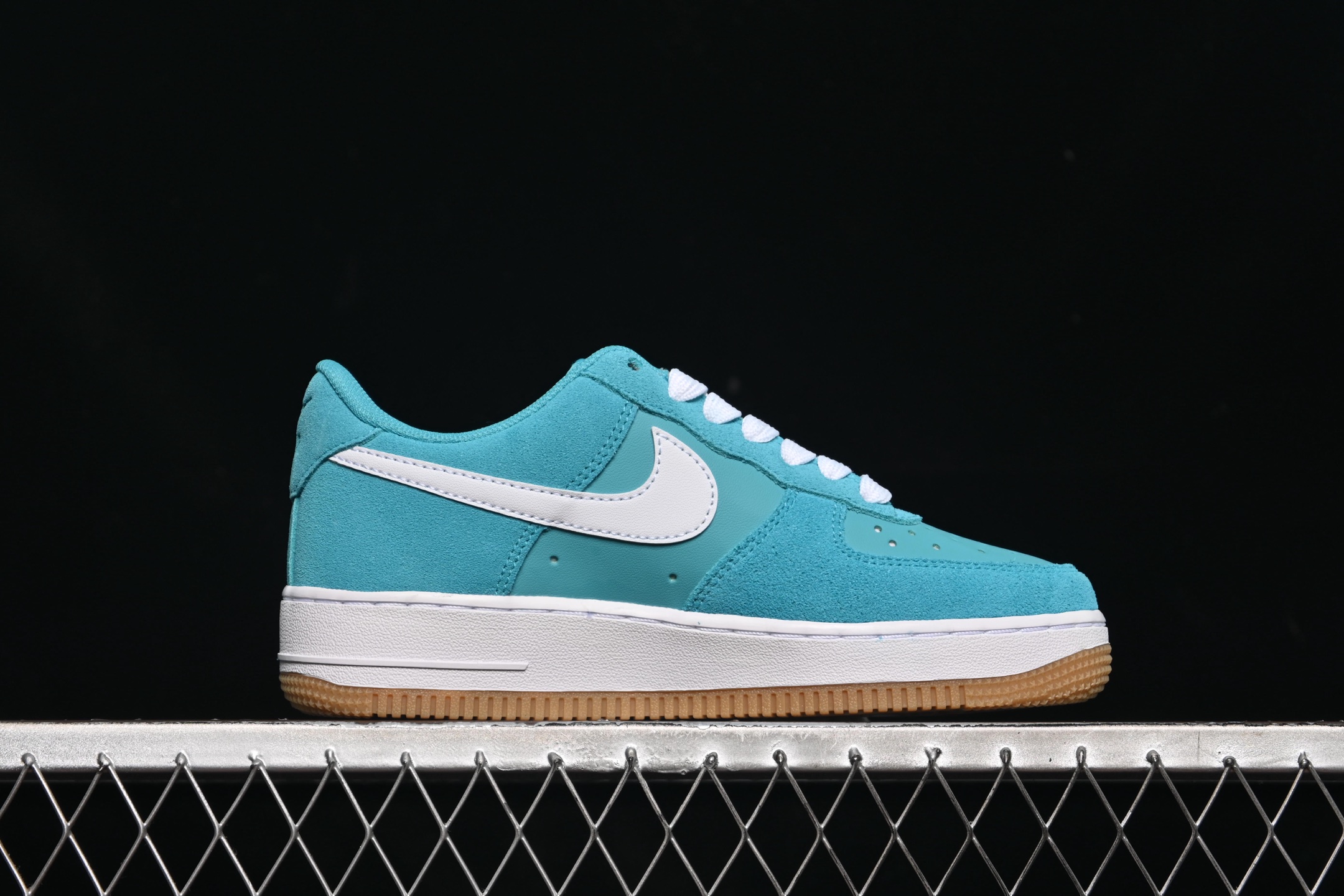 💰240纯原
Nike Air Force 1'07 Low 空军一号低帮休闲板鞋 IB6388-301
#原楦头原纸板 原装鞋盒 内置全掌气垫 原厂鞋底
尺码:36 36.5 37.5 38 38.5 39 40 40.5 41 42 42.5 43 44 44.5 45 K.D4