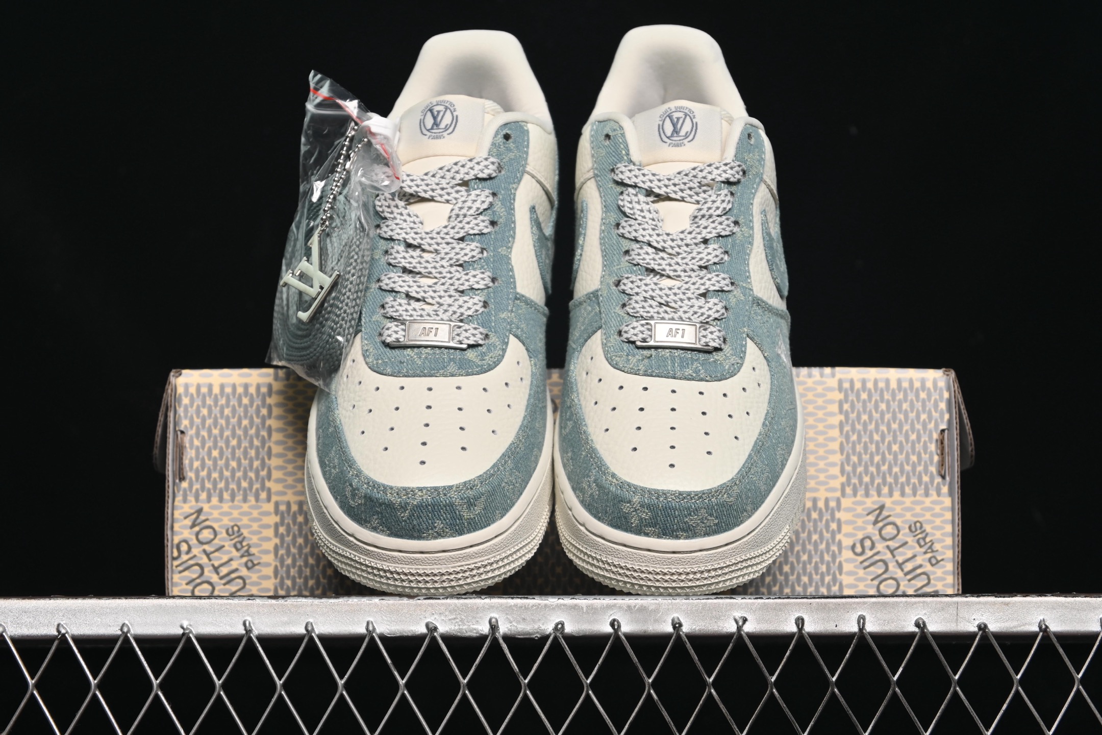 💰280纯原
Nike Air Force 1'07 Low LV联名 青色牛仔 空军一号定制休闲板鞋 SC0601-554
#原楦头原纸板 原装鞋盒 原厂鞋底 超高清洁度 细节完美
尺码:36 36.5 37.5 38 38.5 39 40 40.5 41 42 42.5 43 44 44.5 45 9.D4