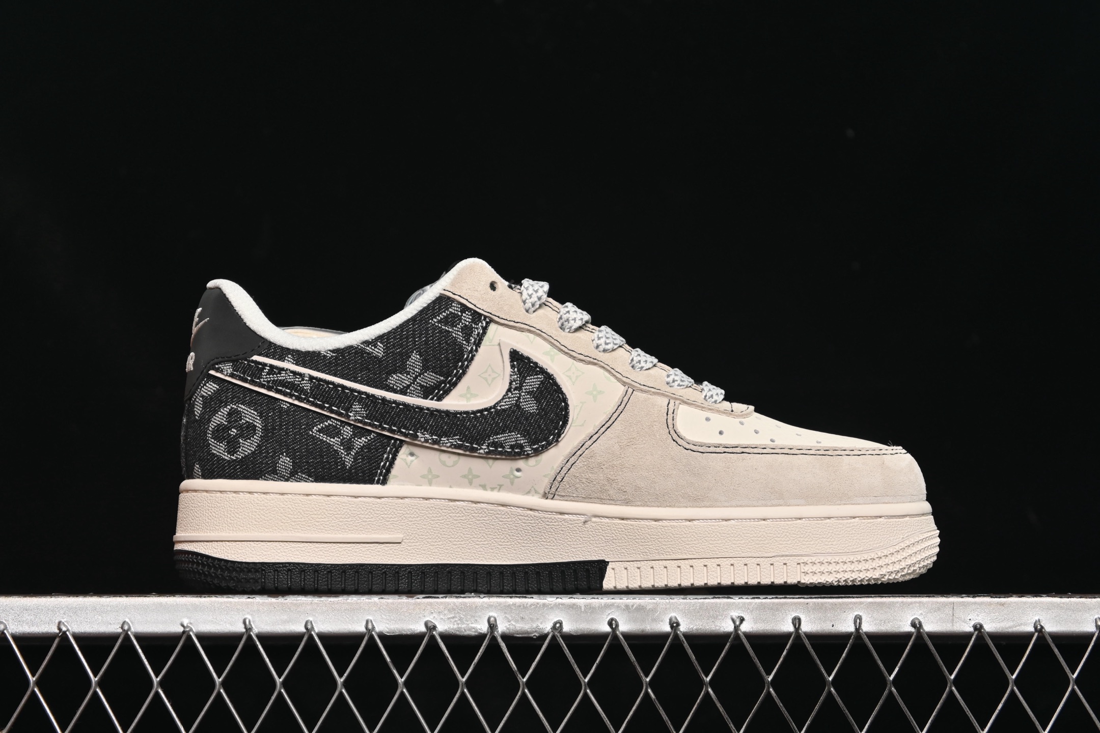 💰280纯原
Nike Air Force 1'07 Low LV联名 猪八牛仔米黑 空军一号定制休闲板鞋 MZ9588-803
#原楦头原纸板 原装鞋盒 定制五金配件 内置全掌气垫 原厂鞋底
尺码:36 36.5 37.5 38 38.5 39 40 40.5 41 42 42.5 43 44 44.5 45 9.D4