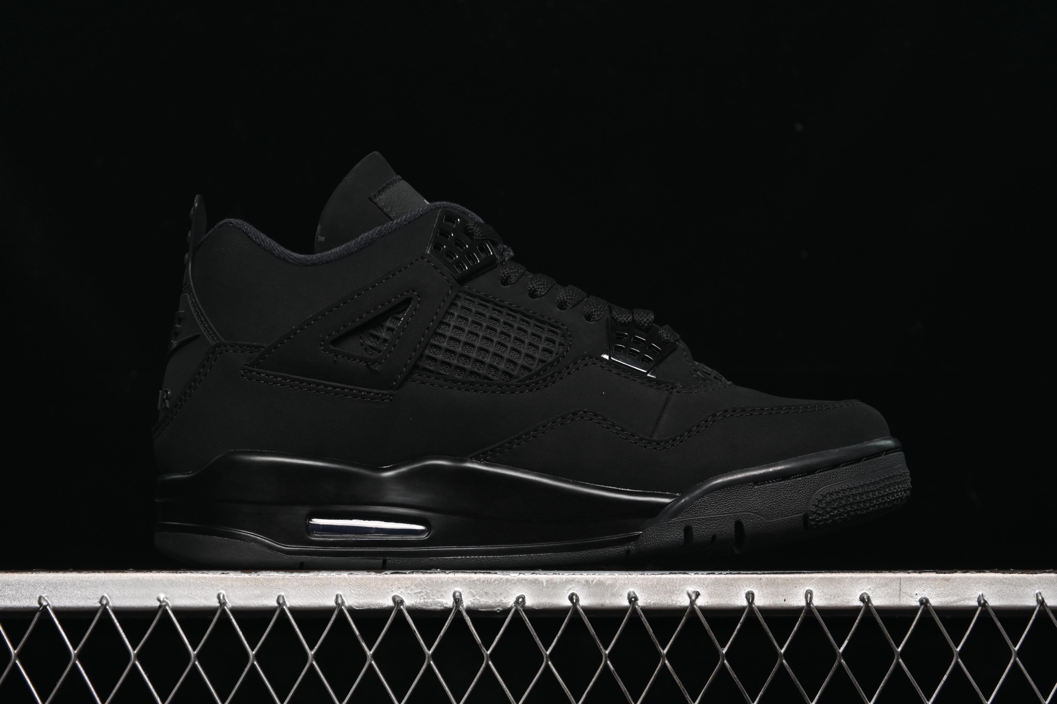 💰520顶级
 Air Jordan 4 Retro "Black Cat" AJ4 乔4全新黑猫 FV5029-010
#大厂出品 原楦原纸板 细节如图所 客供原厂材料开发 极致一眼正品既视感 细节如图所示
尺码：36 36.5 37.5 38 38.5 39 40 40.5 41 42 42.5 43 44 44.5 45 46 47.5 48.5 B.G7