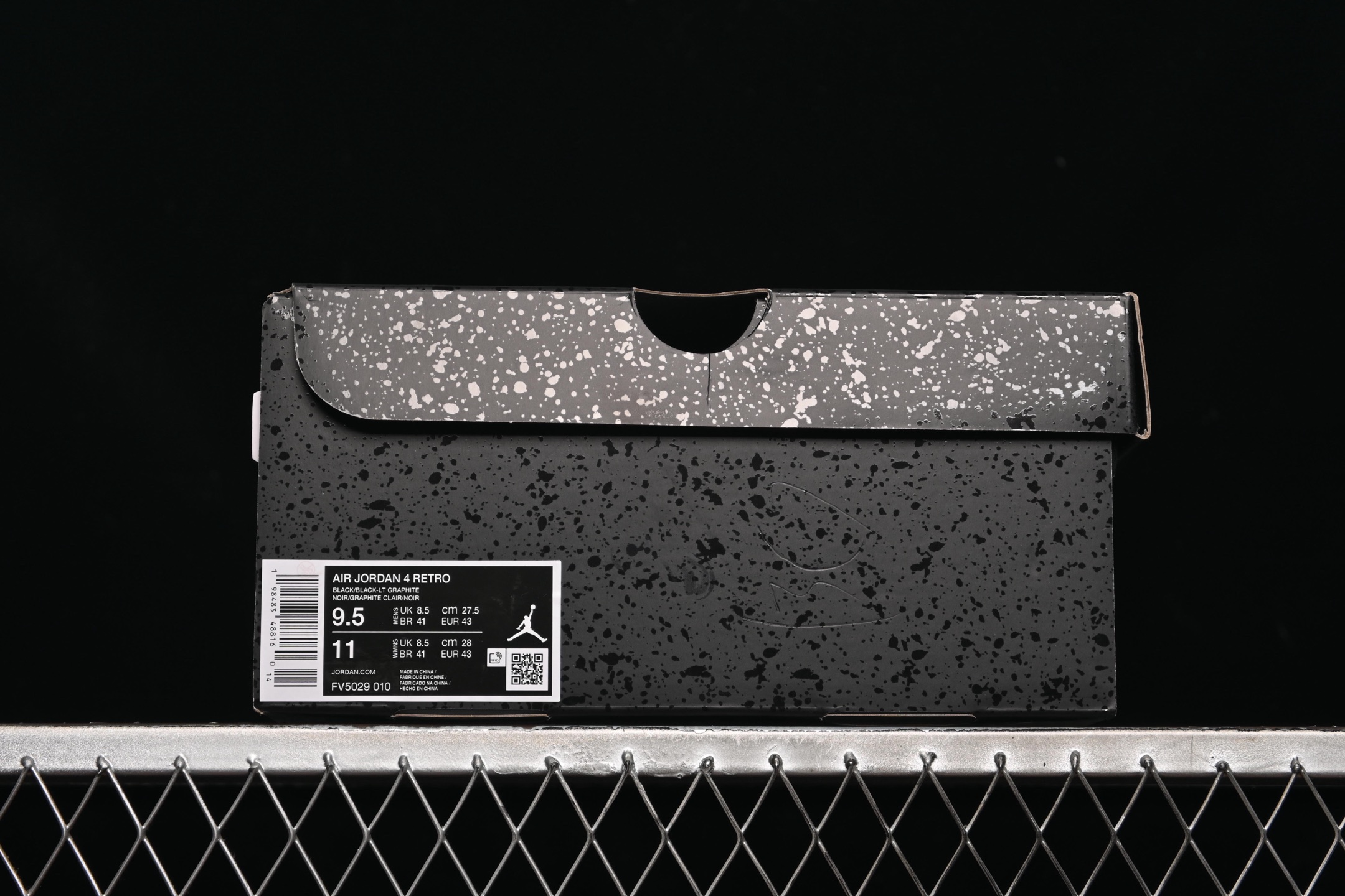 💰520顶级
 Air Jordan 4 Retro "Black Cat" AJ4 乔4全新黑猫 FV5029-010
#大厂出品 原楦原纸板 细节如图所 客供原厂材料开发 极致一眼正品既视感 细节如图所示
尺码：36 36.5 37.5 38 38.5 39 40 40.5 41 42 42.5 43 44 44.5 45 46 47.5 48.5 B.G7