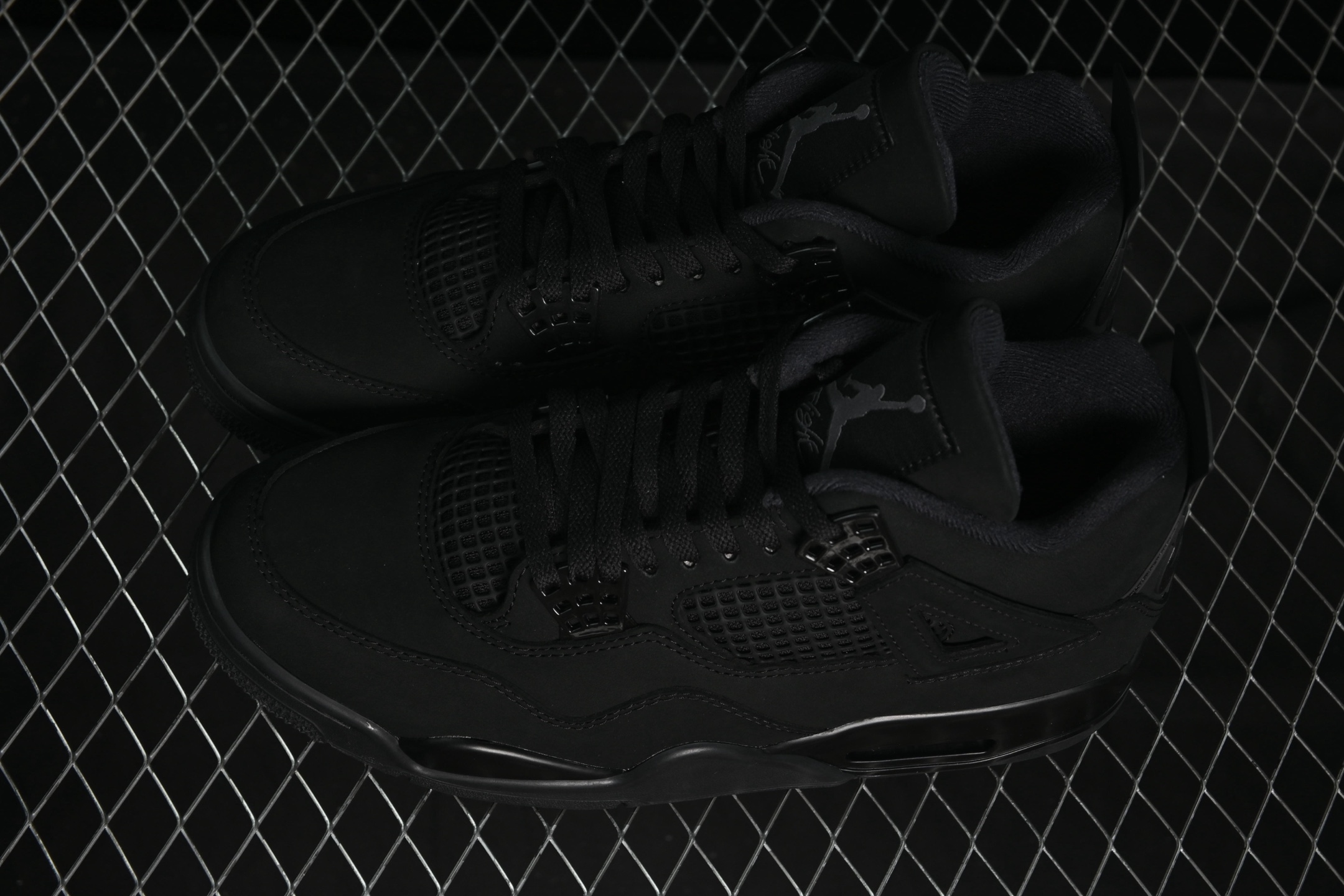 💰520顶级
 Air Jordan 4 Retro "Black Cat" AJ4 乔4全新黑猫 FV5029-010
#大厂出品 原楦原纸板 细节如图所 客供原厂材料开发 极致一眼正品既视感 细节如图所示
尺码：36 36.5 37.5 38 38.5 39 40 40.5 41 42 42.5 43 44 44.5 45 46 47.5 48.5 B.G7