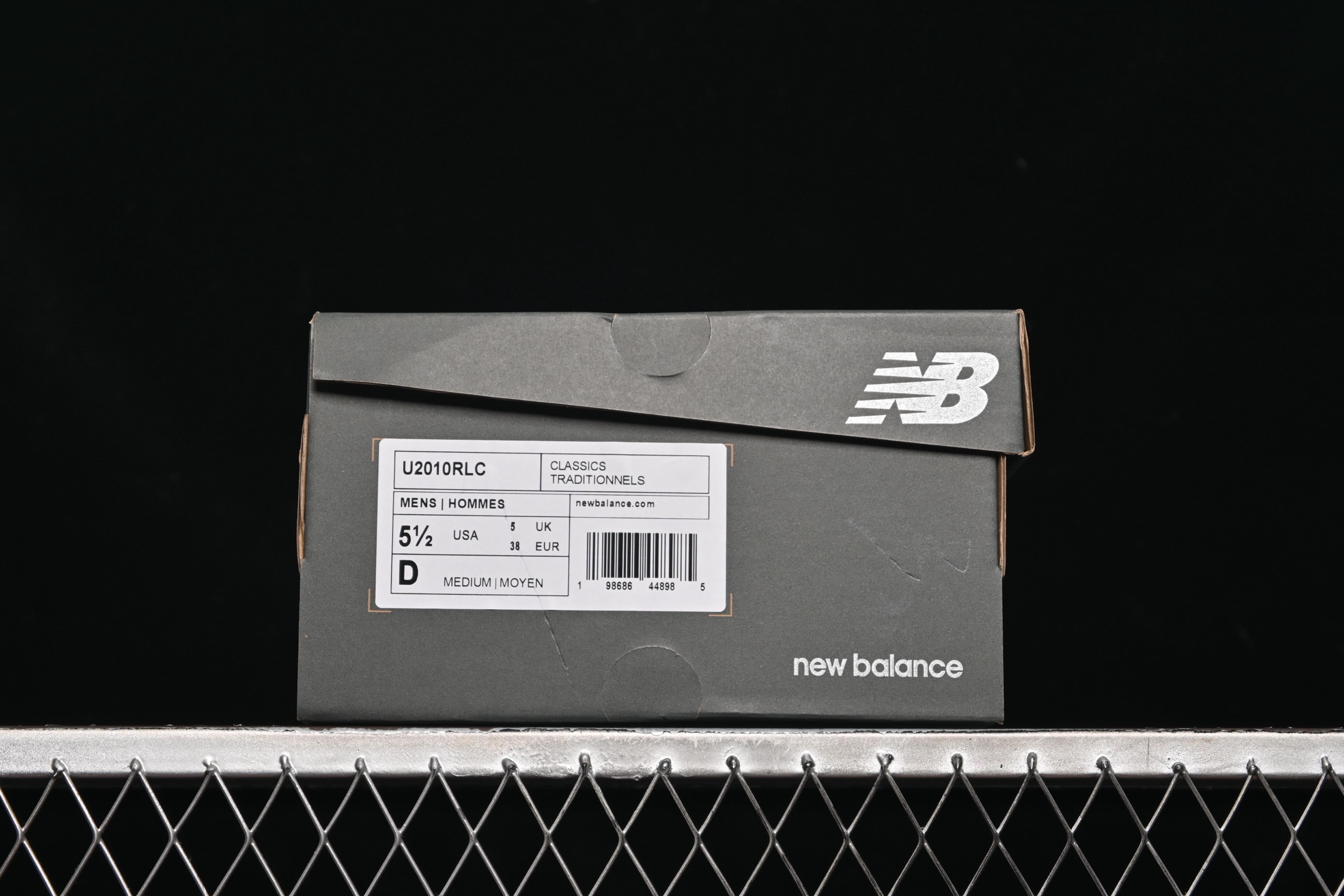 💰260纯原 New Balance 2010系列 复古休闲跑步鞋 U2010RLC
#鞋面的柔软麂皮搭配尼龙网布,特别透气而且还复古感,不管是搭配牛仔裤还工装裤都是百搭!
尺码:36 37 37.5 38 38.5 39 40 40.5 41 42 42.5 43 44 44.5 45 46.5 3.D4