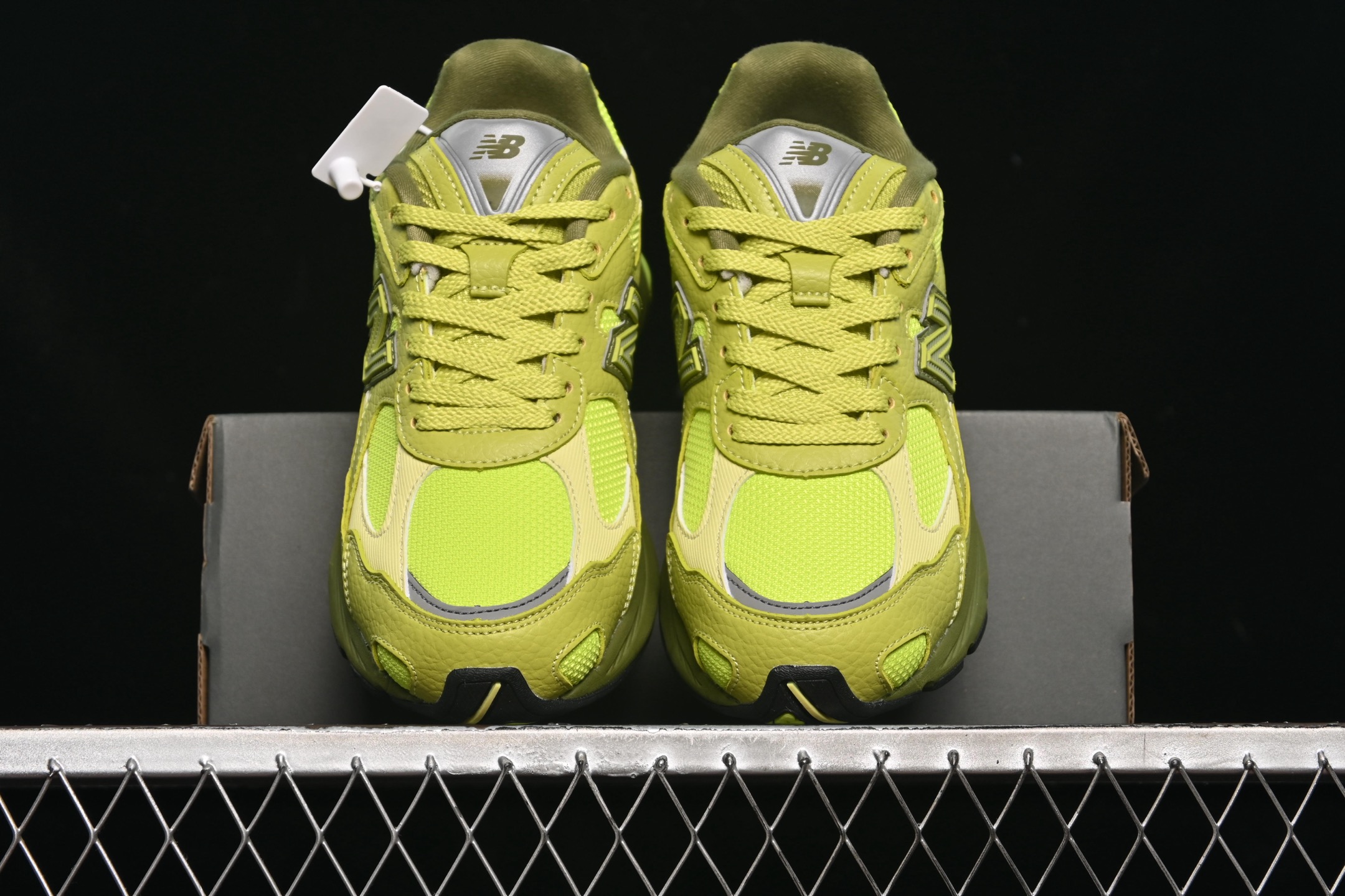 💰260纯原 New Balance 2010系列 复古休闲跑步鞋 U2010RLC
#鞋面的柔软麂皮搭配尼龙网布,特别透气而且还复古感,不管是搭配牛仔裤还工装裤都是百搭!
尺码:36 37 37.5 38 38.5 39 40 40.5 41 42 42.5 43 44 44.5 45 46.5 3.D4