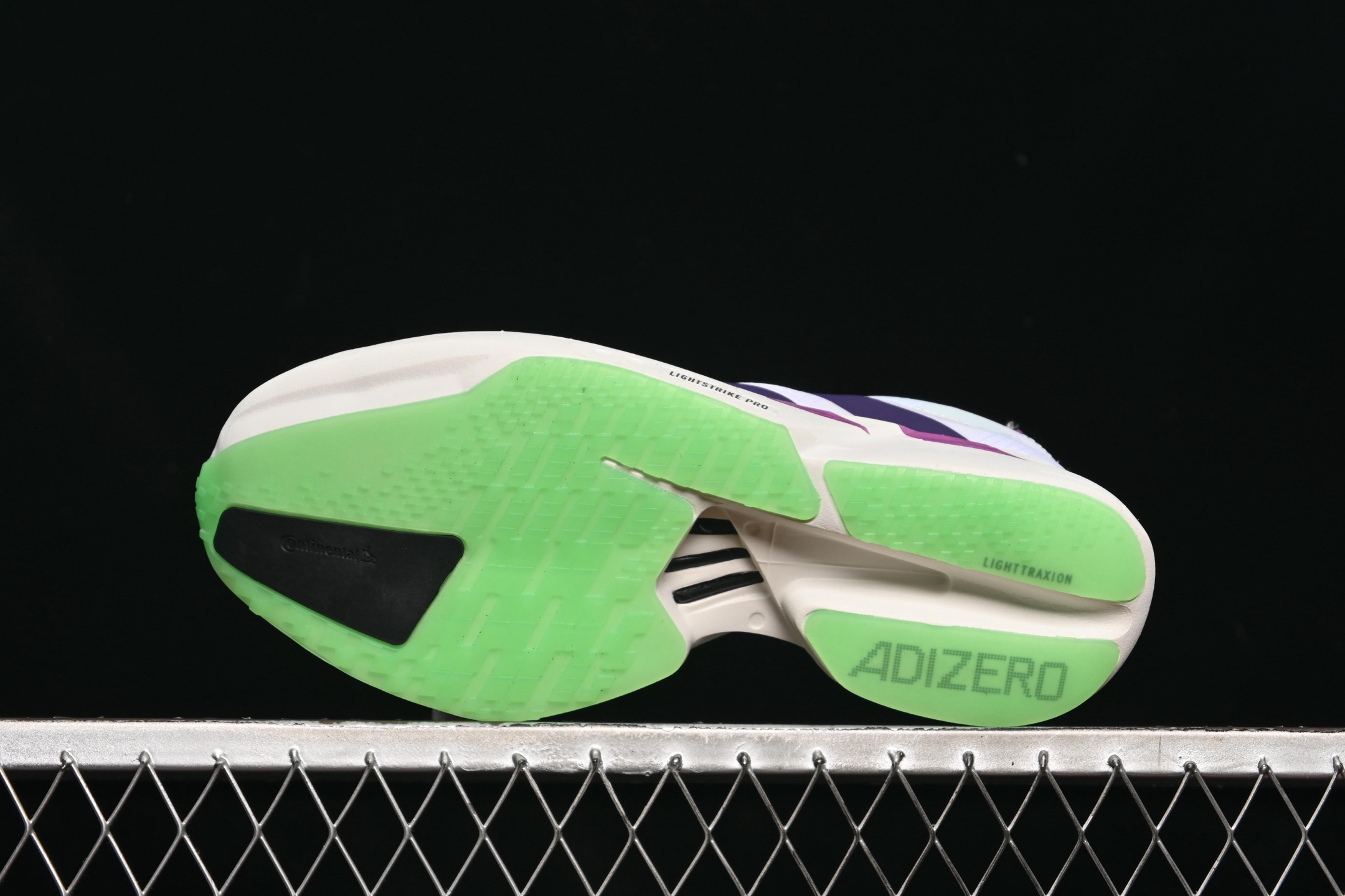 💰240纯原
Adidas Adizero Adios 4 M JR1656 阿迪透气轻盈低帮跑步鞋
尺码：36 36.5 37 38 38.5 39 40 40.5 41 42 42.5 43 44 44.5 45 46 7+C3
