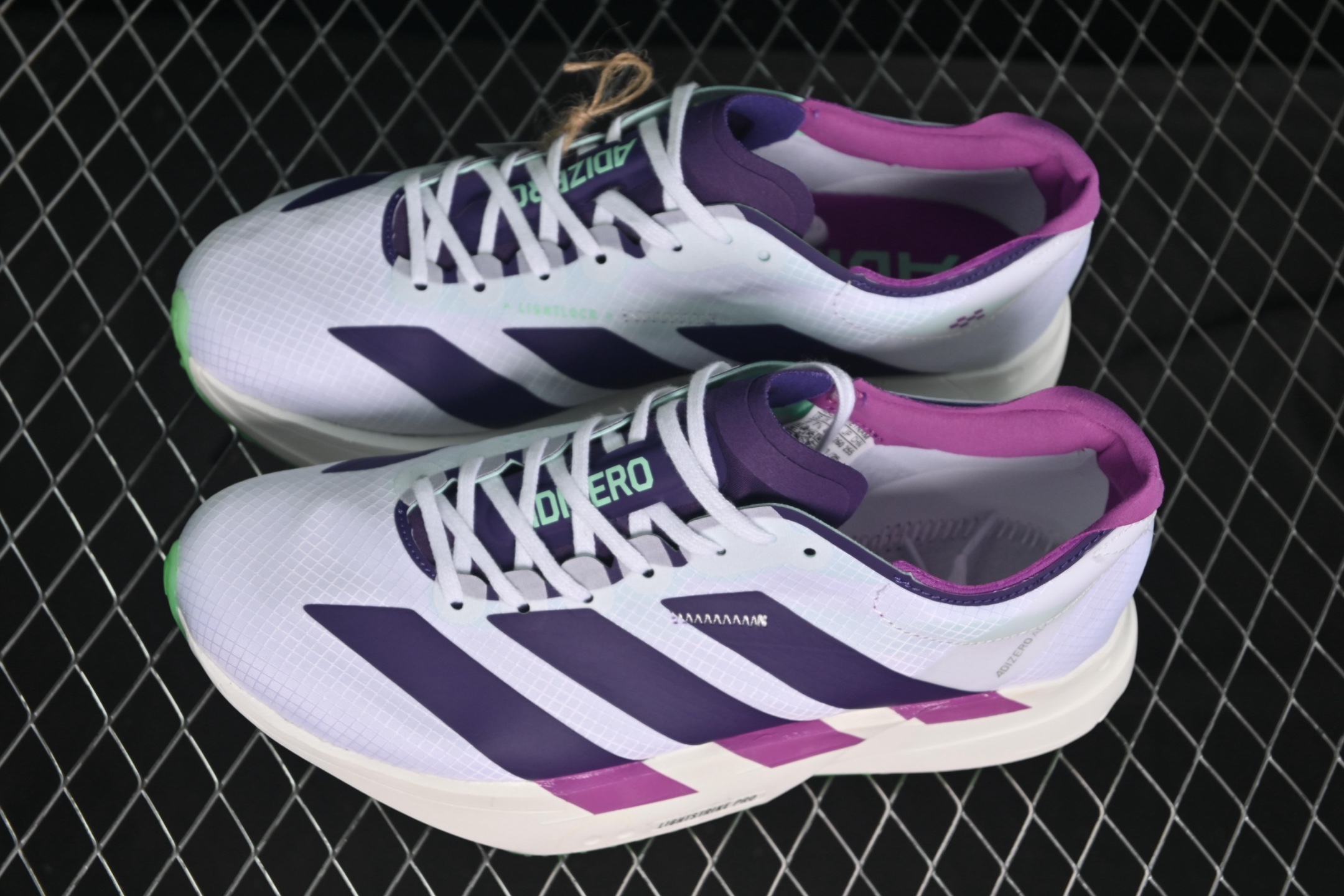 💰240纯原
Adidas Adizero Adios 4 M JR1656 阿迪透气轻盈低帮跑步鞋
尺码：36 36.5 37 38 38.5 39 40 40.5 41 42 42.5 43 44 44.5 45 46 7+C3