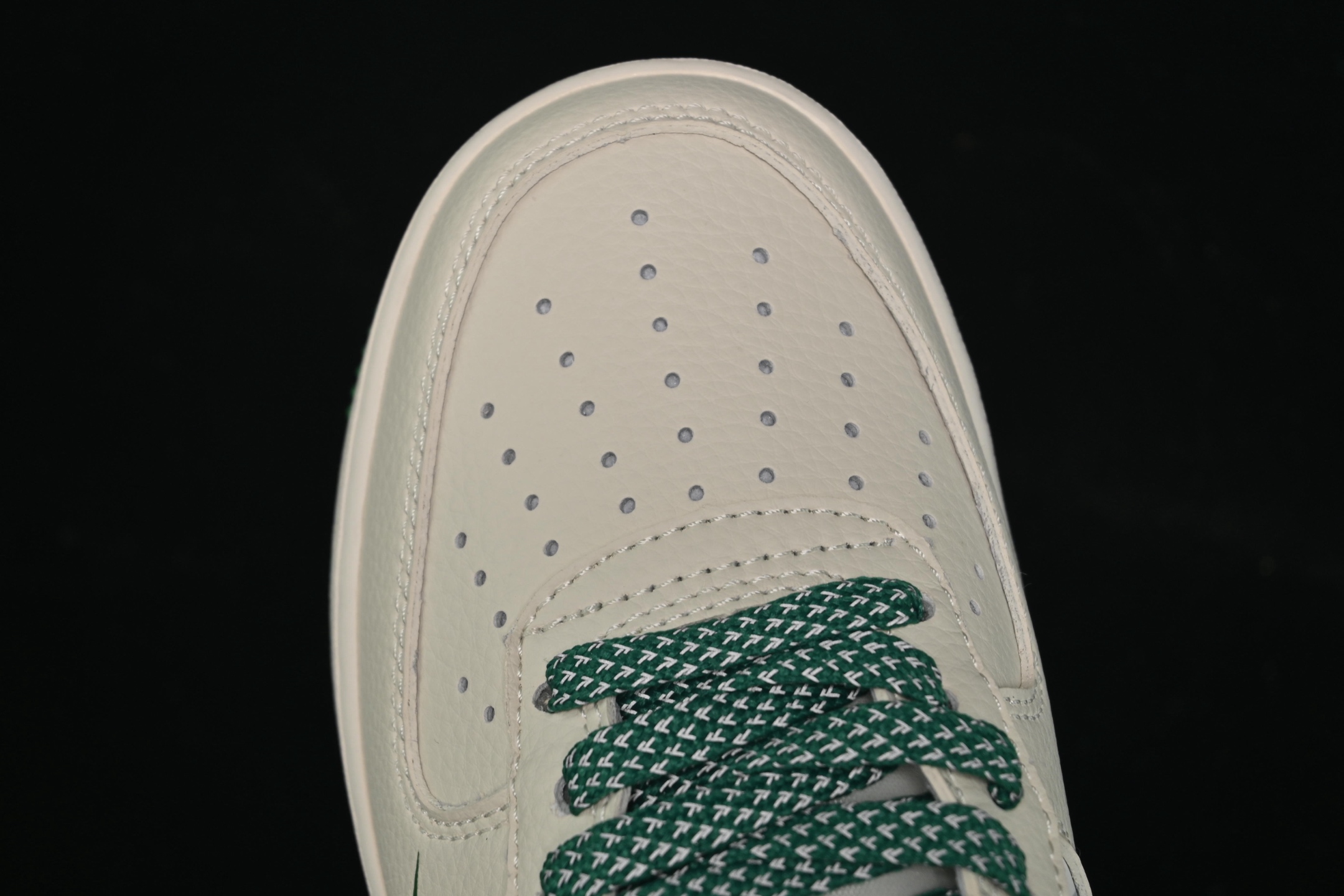 💰280纯原
Nike Air Force 1'07 Low 斯图西联名 米绿反光 空军一号低帮休闲板鞋 HJ3318-001
#原楦头原纸板 原装鞋盒 定制五金配件 内置全掌气垫 原厂鞋底
尺码:36 36.5 37.5 38 38.5 39 40 40.5 41 42 42.5 43 44 44.5 45 9.D4