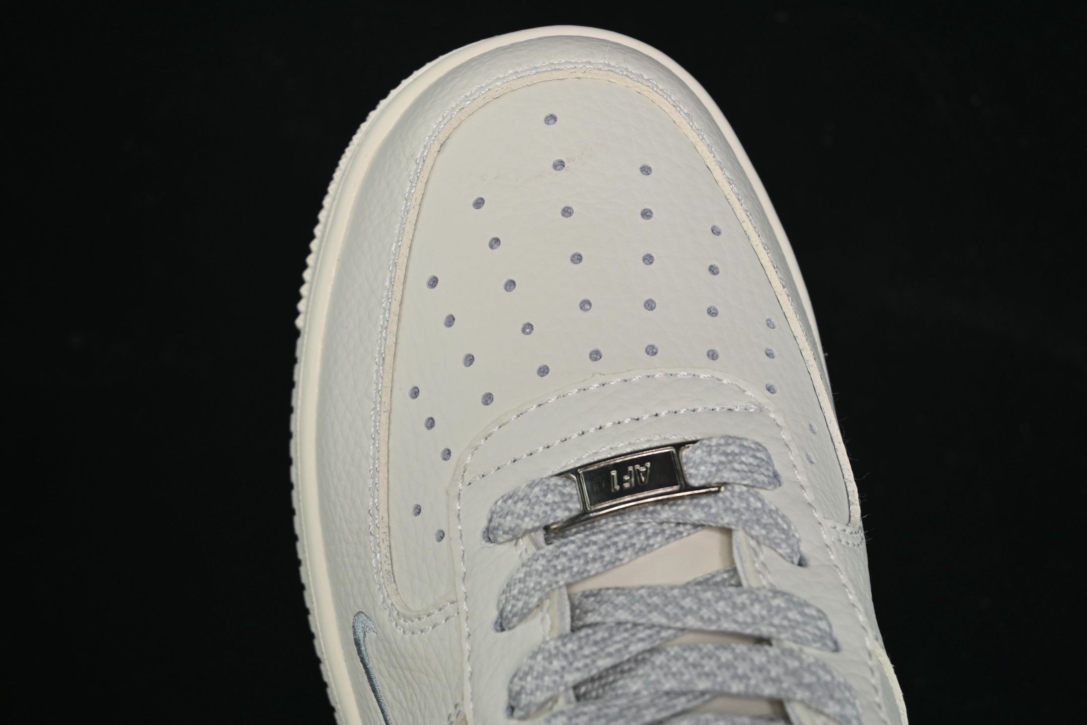 💰300纯原
Nike Air Force 1'07 Low 耐克联名 米灰边 空军一号低帮休闲板鞋 CS5288-033
#原楦头原纸板 原装鞋盒 定制五金配件 内置全掌气垫 原厂鞋底
尺码:36 36.5 37.5 38 38.5 39 40 40.5 41 42 42.5 43 44 44.5 45 9.D4