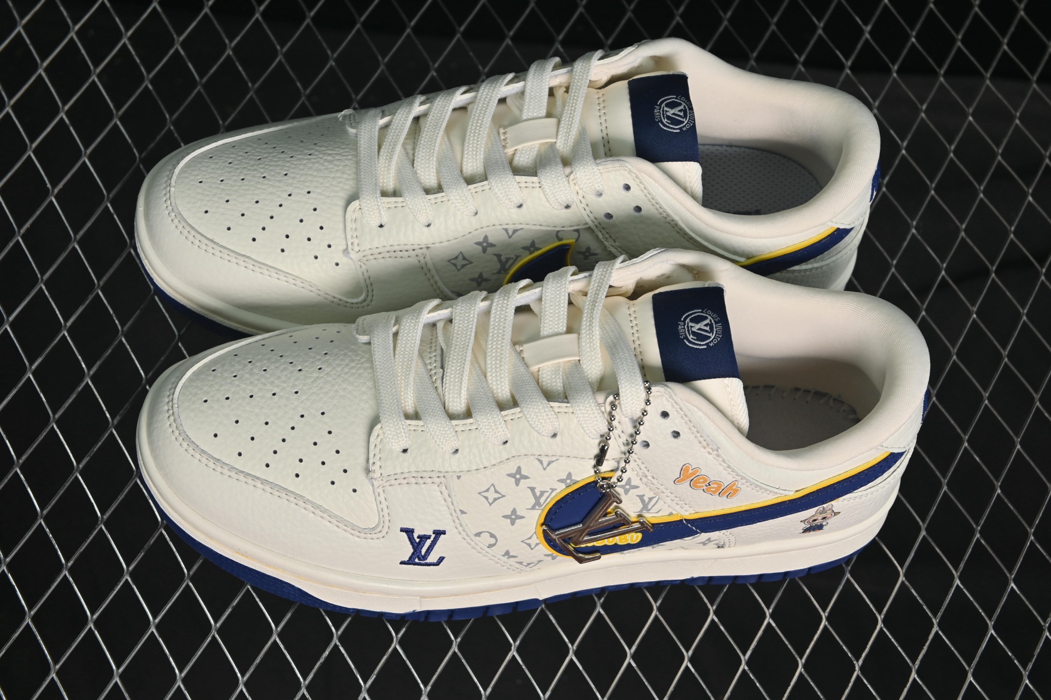 💰280公司级💰360纯原
Nike SB Dunk Low 三方联名 白蓝金 高端定制 低帮休闲板鞋 SC0601-457
#定制鞋盒 大厂纯原品质出货 超高清洁度 皮料切割干净无任何毛边 细节完美
尺码:36 36.5 37.5 38 38.5 39 40 40.5 41 42 42.5 43 44 44.5 45 9.E5