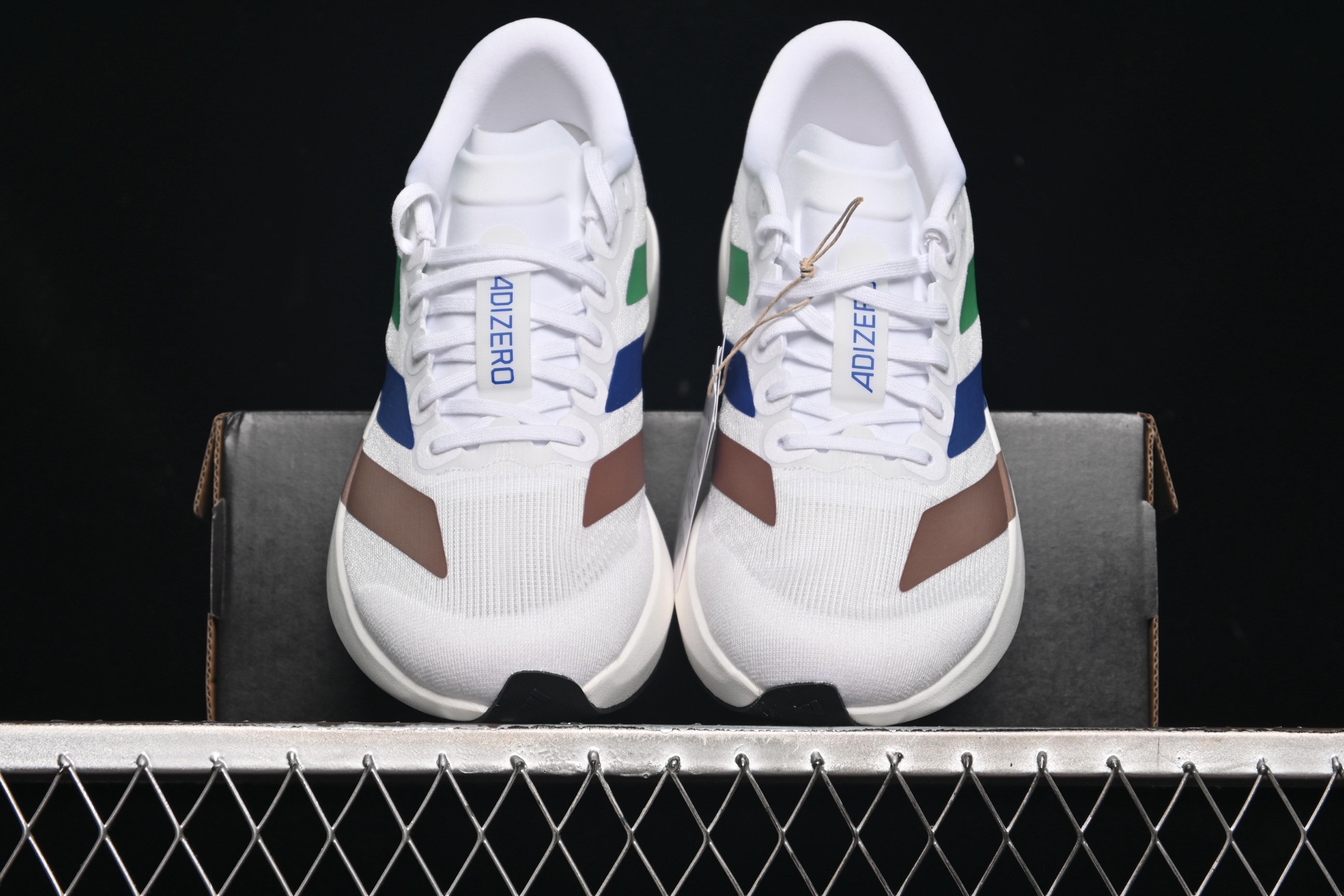 💰220纯原
Adidas Adizero Evo SL KI3393 阿迪超轻透气缓震跑鞋
#以令人难以置信的138克重量,刷新了跑鞋轻量化的记录,阿迪在材料科学和工艺技术上的深厚积累。
#全新鞋款采用Lightweight Upper材料,让穿着者几乎能够体验到一种"裸足"的感觉
尺码:36 36.5 37 38 38.5 39 40 40.5 41 42 42.5 43 44 44.5 45 7+D4