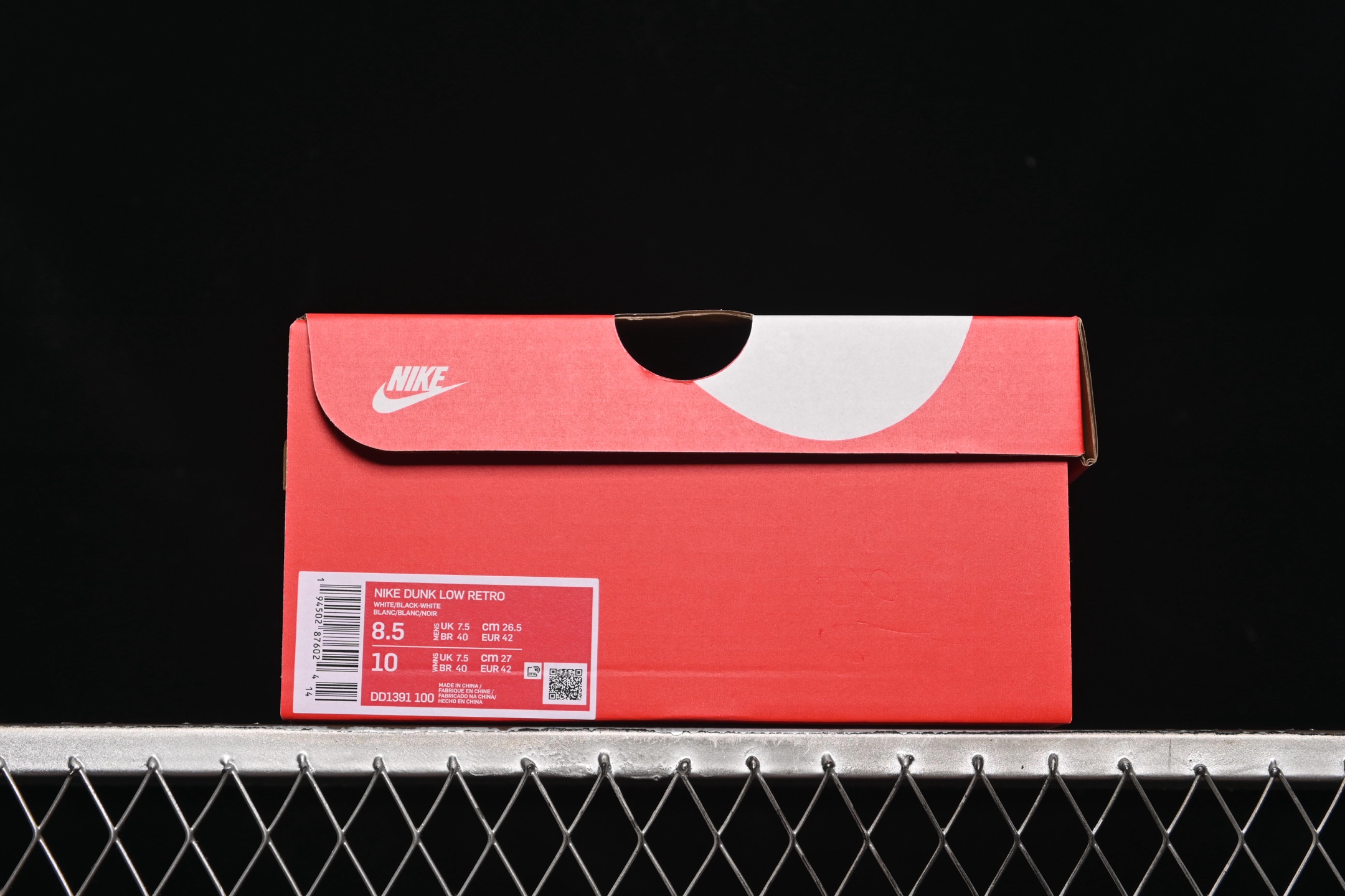 💰260公司级💰360纯原
Nike SB Dunk Low 白黑蓝配色 低帮休闲板鞋 DD1391-100
尺码：40 40.5 41 42 42.5 43 44 44.5 45 46 9.E5
