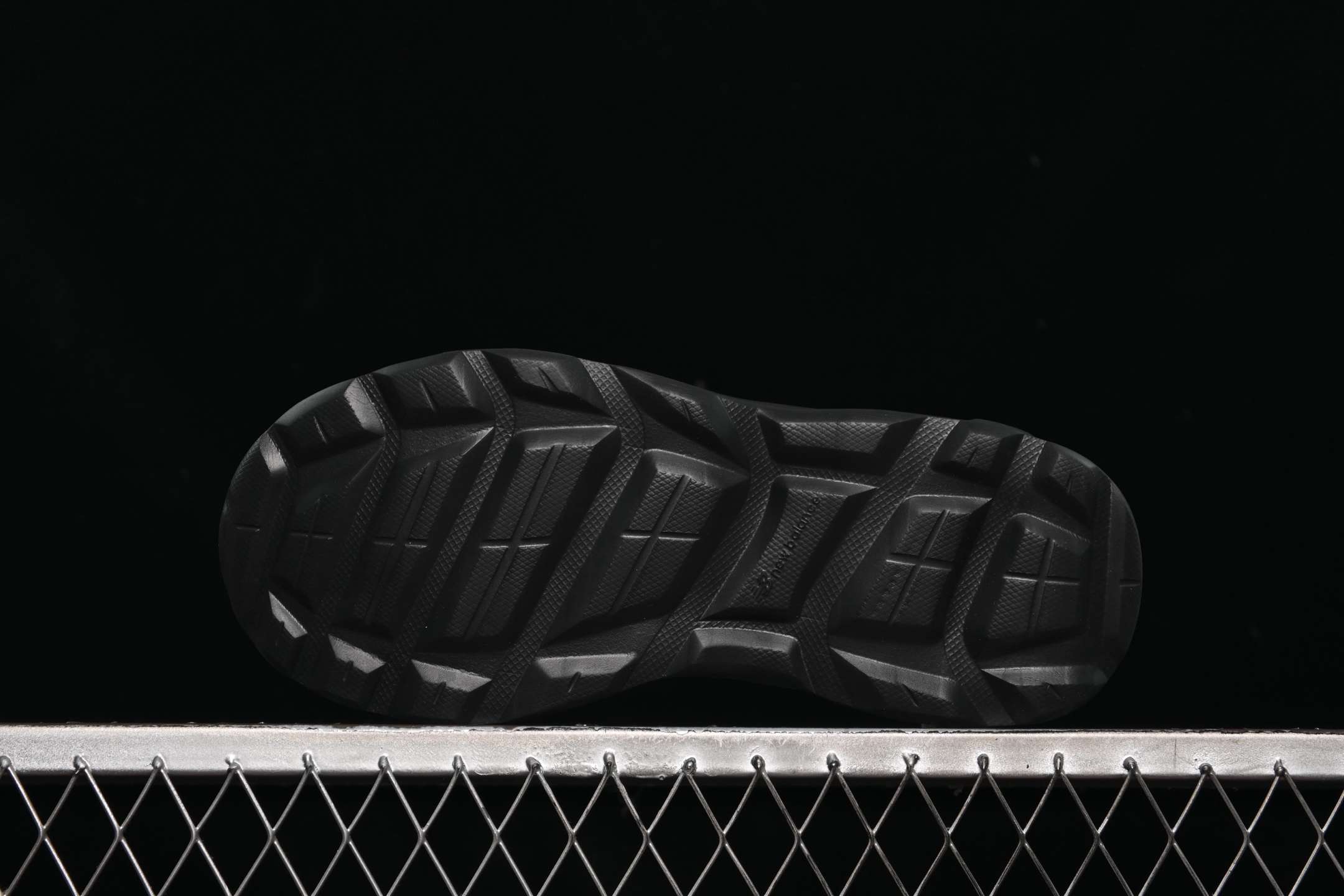 💰180纯原
New Balance 新百伦夏季透气低帮生活休闲鞋 SD2401KH
尺码：225（35-36）235（36.5-37.5）245（38-38.5）255（39-40）N.C3
