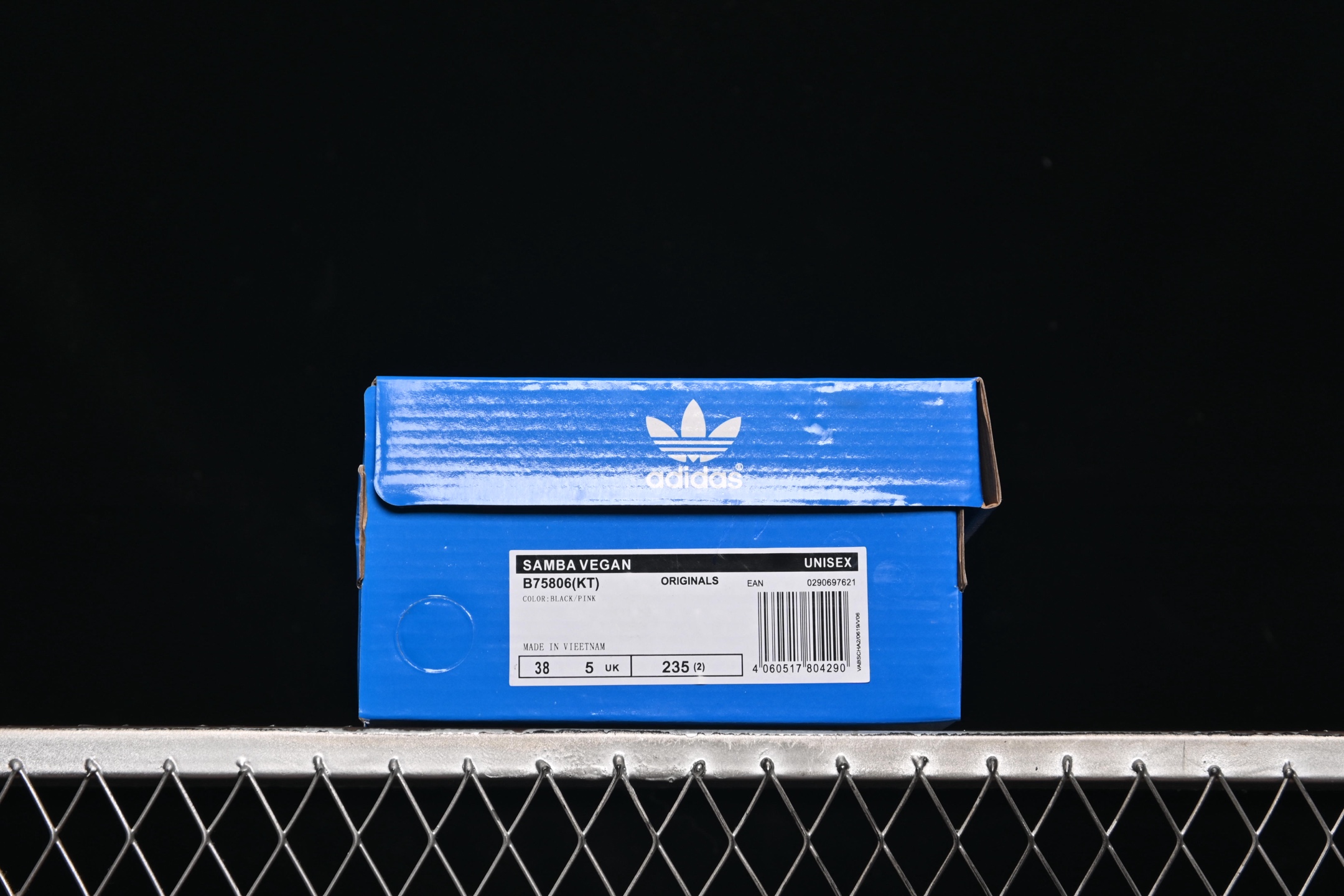 💰180纯原
Adidas Samba OG B75806 (KT) 阿迪三叶草休闲板鞋
尺码：35 36 36.5 37 38 38.5 39 40 40.5 41 42 42.5 43 44 44.5 45 N.C3