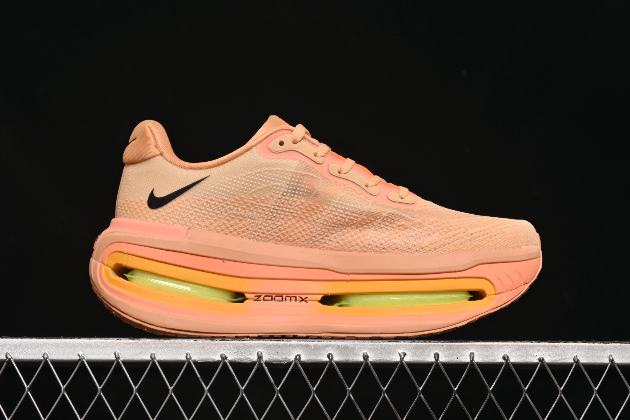 💰280纯原
 Nike Air Zoom Vomero Premium 耐克网面厚底气垫跑鞋 HQ2050-100
尺码：36 36.5 37.5 38 38.5 39 40 40.5 41 42 42.5 43 44 44.5 45 C.D4