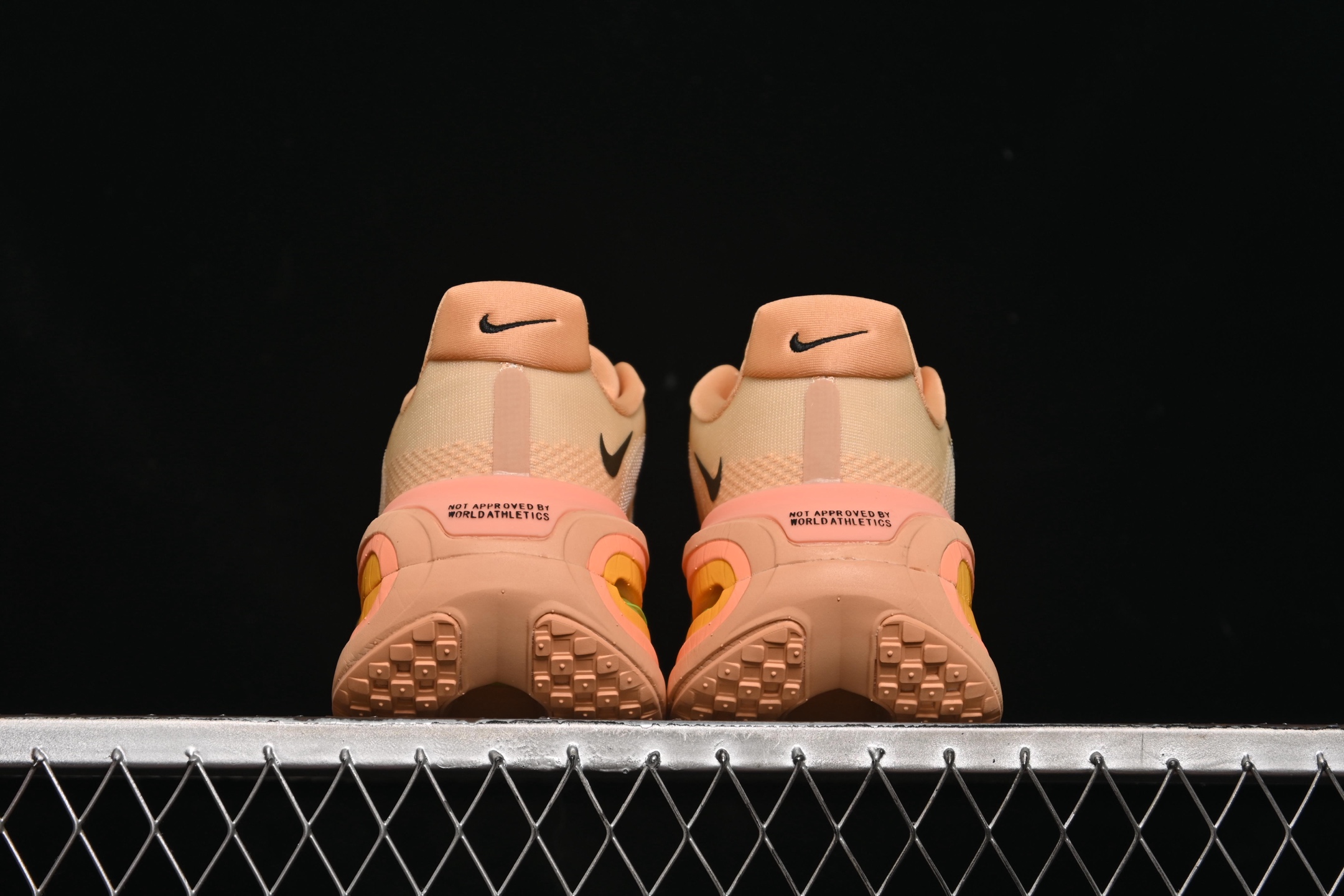 💰280纯原
 Nike Air Zoom Vomero Premium 耐克网面厚底气垫跑鞋 HQ2050-100
尺码：36 36.5 37.5 38 38.5 39 40 40.5 41 42 42.5 43 44 44.5 45 C.D4