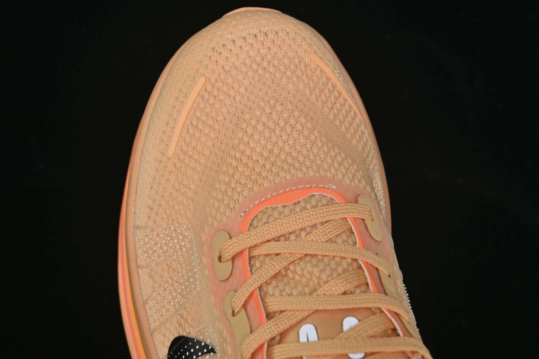 💰280纯原
 Nike Air Zoom Vomero Premium 耐克网面厚底气垫跑鞋 HQ2050-100
尺码：36 36.5 37.5 38 38.5 39 40 40.5 41 42 42.5 43 44 44.5 45 C.D4