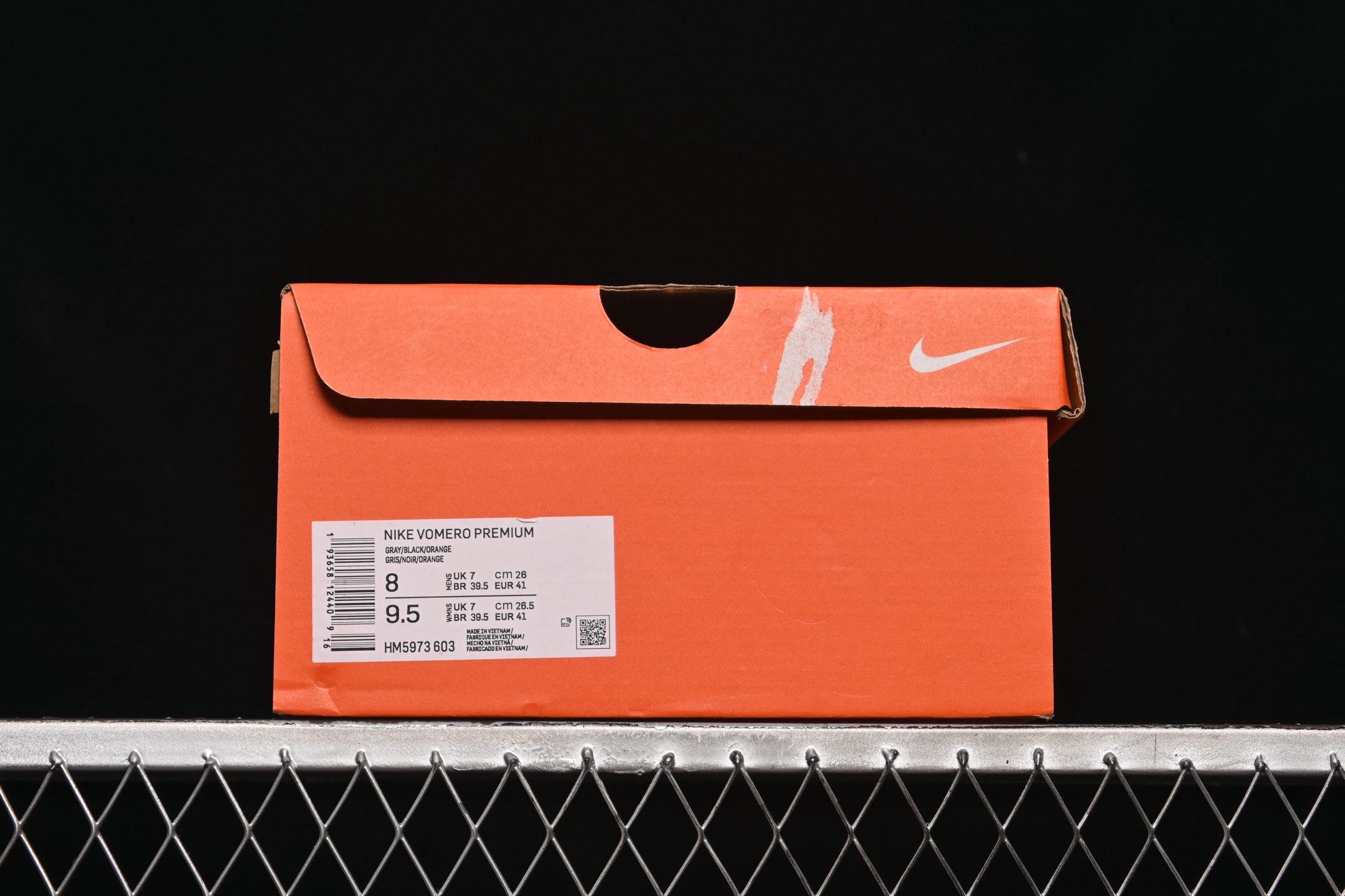 💰280纯原
Nike Air Zoom Vomero Premium 耐克网面厚底气垫跑鞋 HM5973-603
尺码：36 36.5 37.5 38 38.5 39 40 40.5 41 42 42.5 43 44 44.5 45 C.D4