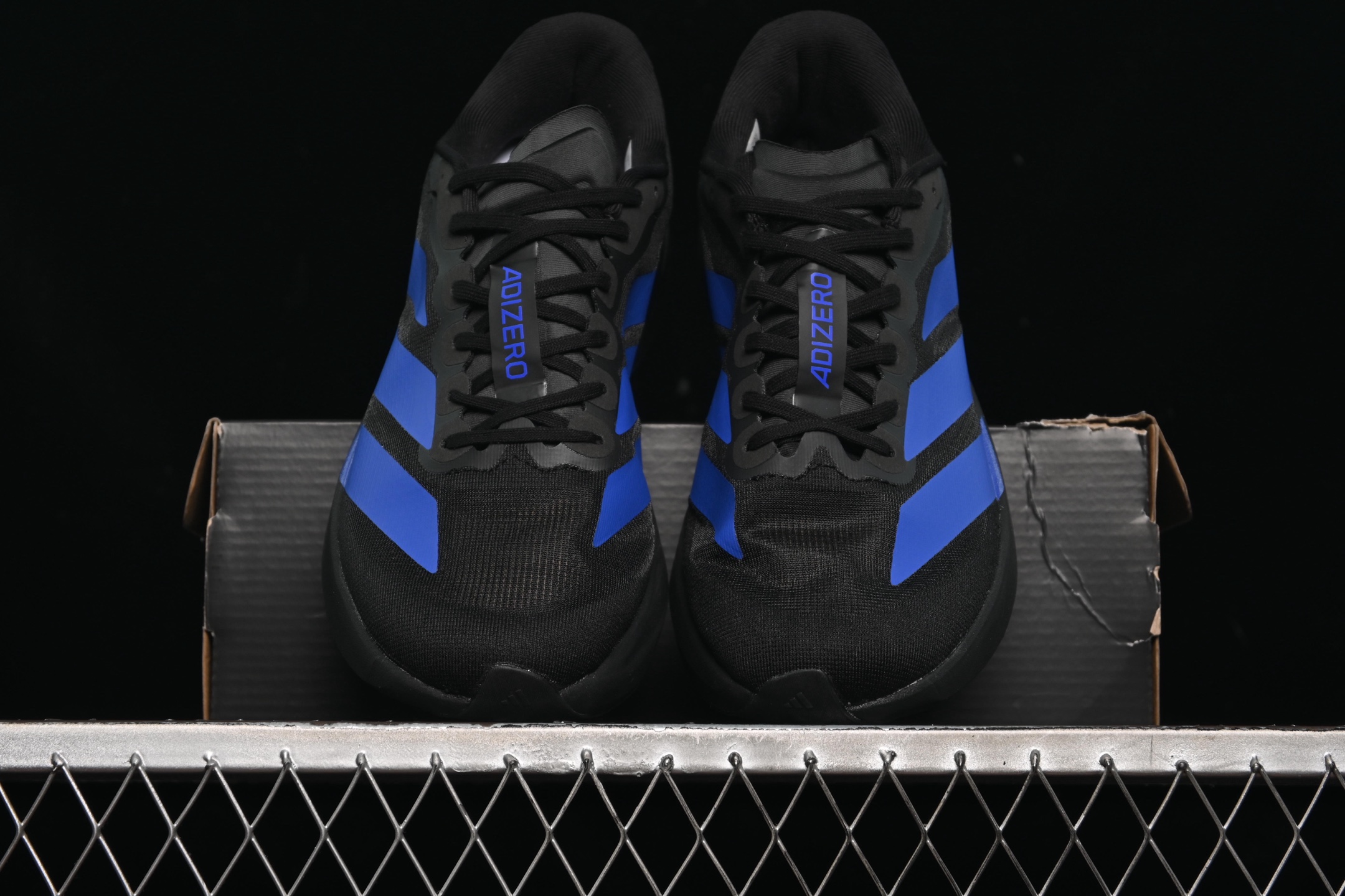 💰240纯原
Adidas Adizero Evo SL JR5836 阿迪超轻透气缓震跑鞋
#以令人难以置信的138克重量,刷新了跑鞋轻量化的记录,阿迪在材料科学和工艺技术上的深厚积累。
#全新鞋款采用Lightweight Upper材料,让穿着者几乎能够体验到一种"裸足"的感觉
尺码:36 36.5 37 38 38.5 39 40 40.5 41 42 42.5 43 44 44.5 45 N.C3