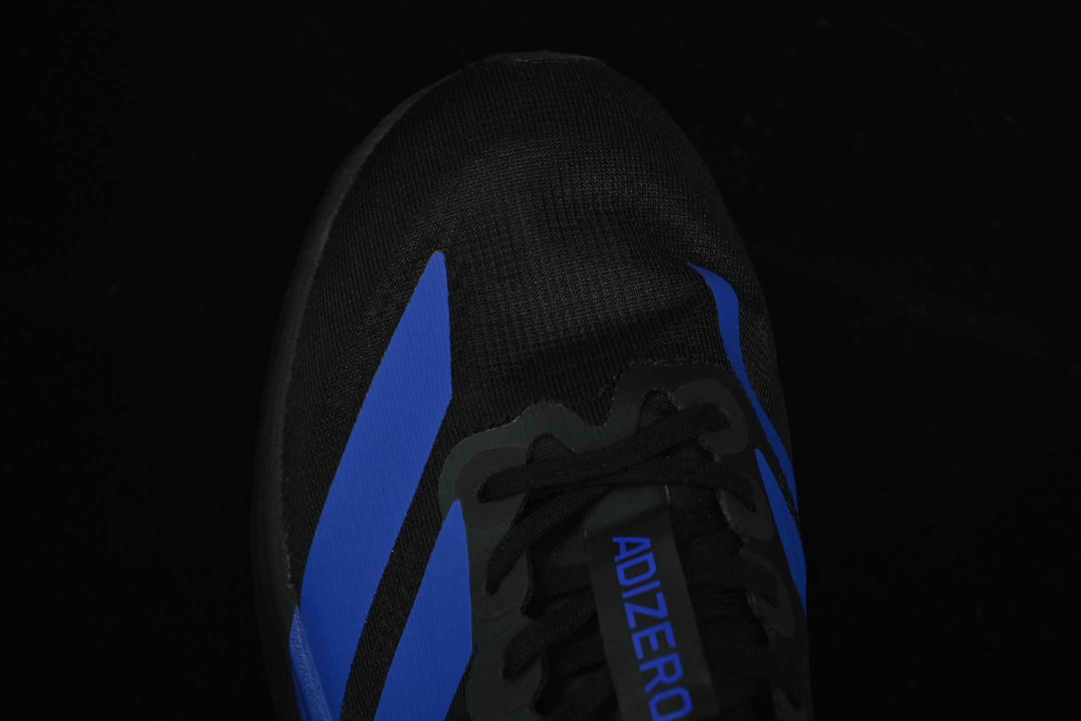 💰240纯原
Adidas Adizero Evo SL JR5836 阿迪超轻透气缓震跑鞋
#以令人难以置信的138克重量,刷新了跑鞋轻量化的记录,阿迪在材料科学和工艺技术上的深厚积累。
#全新鞋款采用Lightweight Upper材料,让穿着者几乎能够体验到一种"裸足"的感觉
尺码:36 36.5 37 38 38.5 39 40 40.5 41 42 42.5 43 44 44.5 45 N.C3