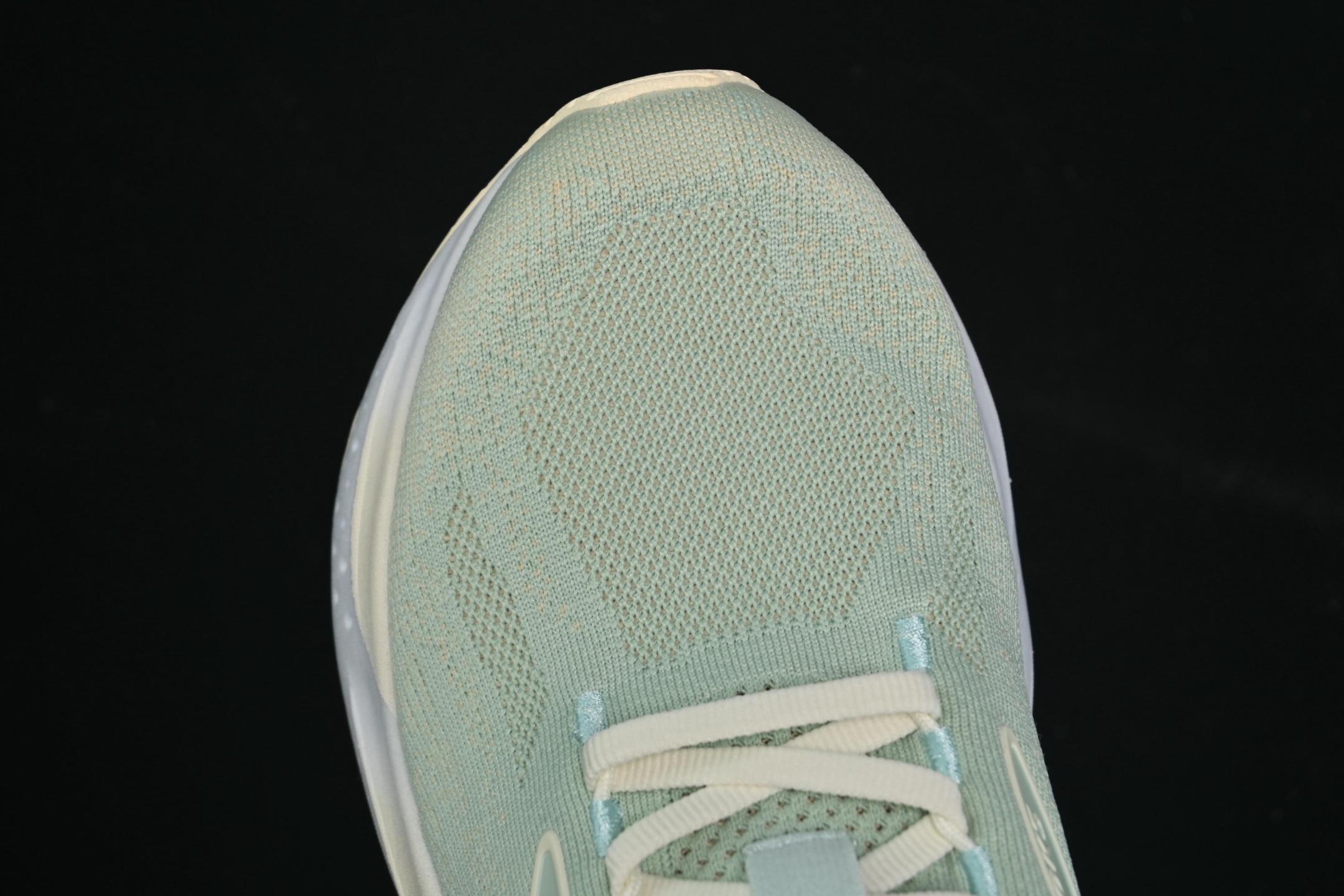 💰220纯原
Brooks Glycerin StedlthFit 21 布鲁克斯21 缓震针织面马拉松慢跑鞋 1204101B388
尺码:36 36.5 37 38 38.5 39 40 40.5 41 42 42.5 43 44 44.5 45 46 N.C3