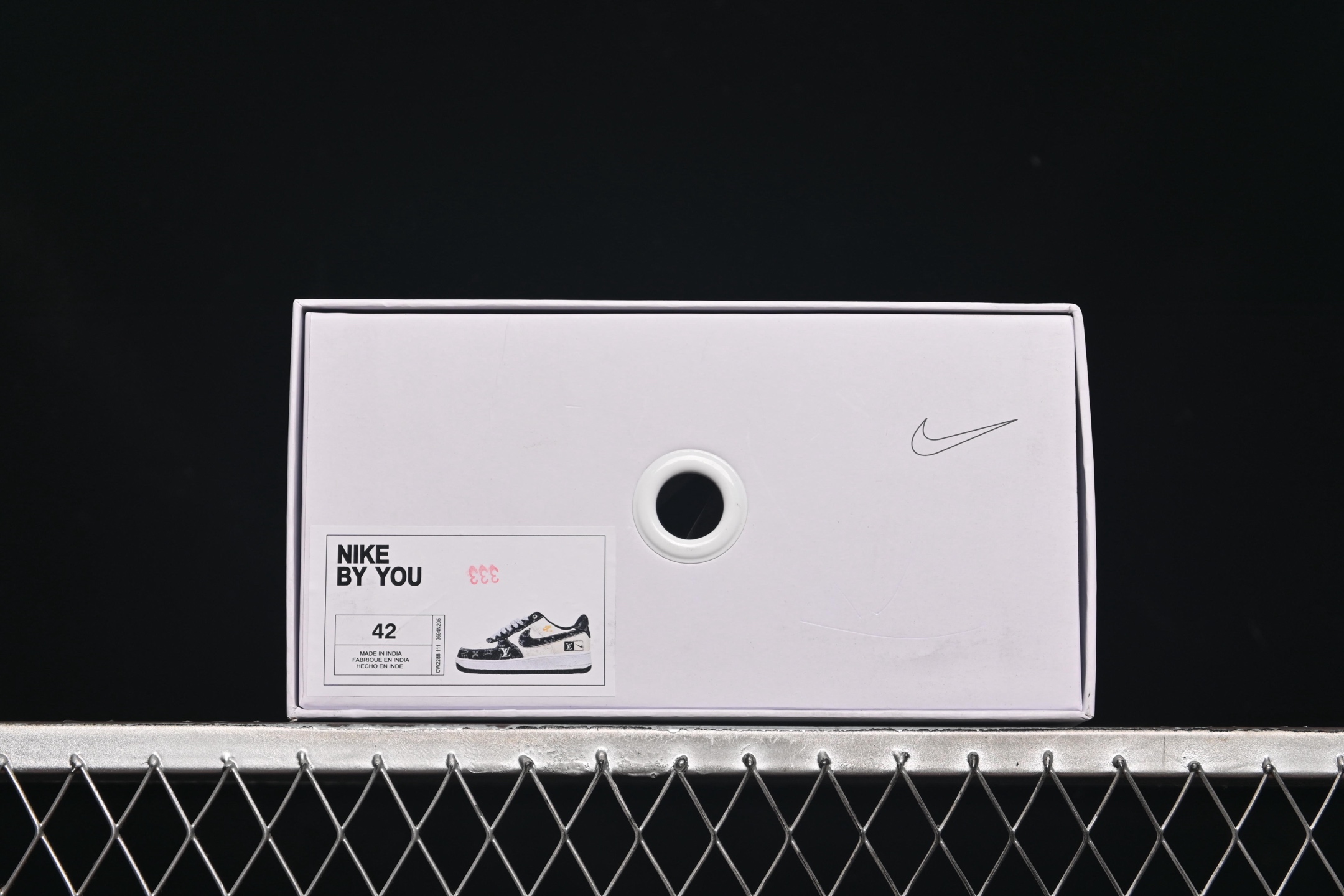💰260纯原
Nike Air Force 1'07 Low 定制款 空军一号低帮休闲板鞋 CW2288-111
#原楦原纸板 纯正版型 清洁度完美 内置全掌气垫
尺码:36 36.5 37.5 38 38.5 39 40 40.5 41 42 42.5 43 44 44.5 45 K.D4