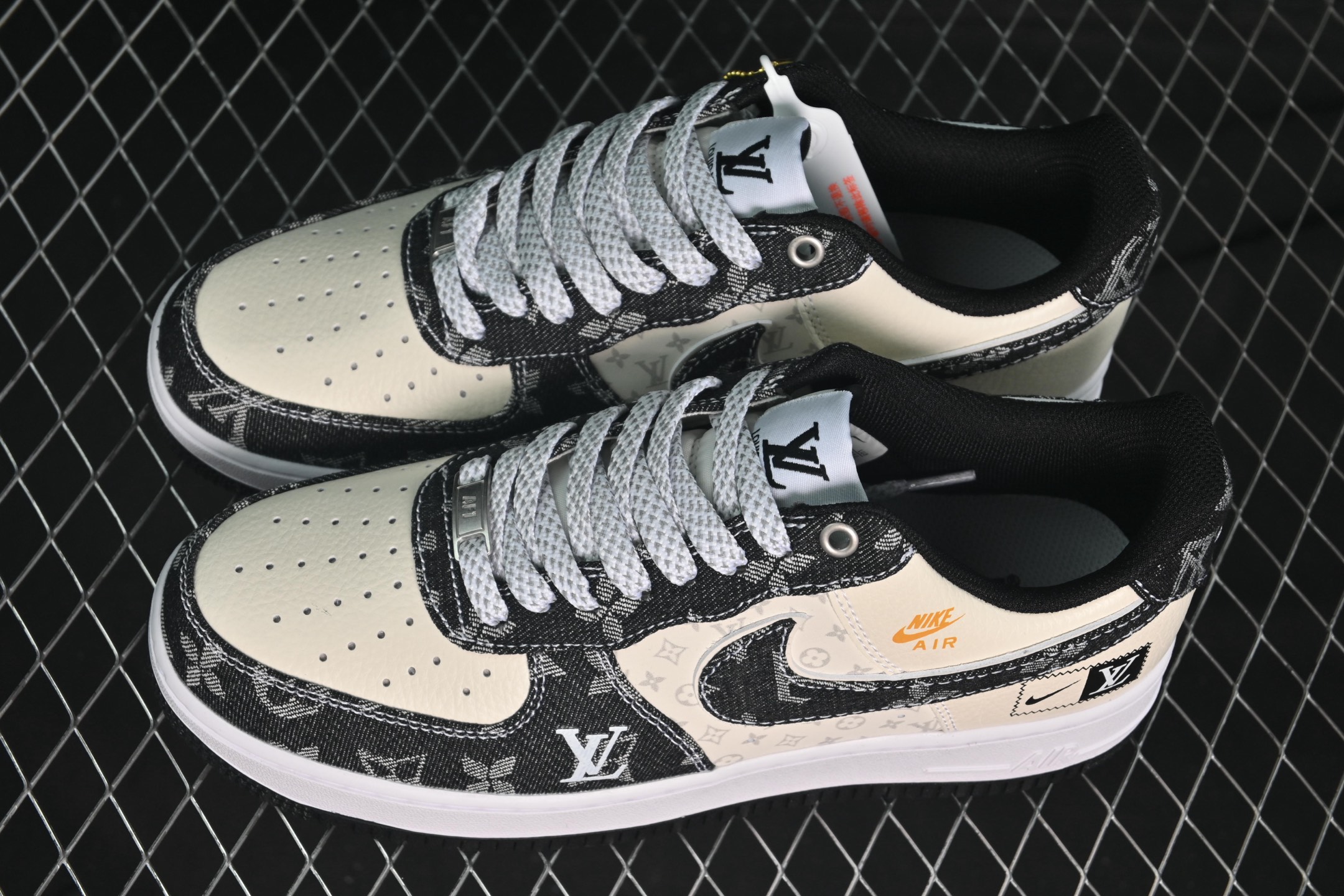 💰260纯原
Nike Air Force 1'07 Low 定制款 空军一号低帮休闲板鞋 CW2288-111
#原楦原纸板 纯正版型 清洁度完美 内置全掌气垫
尺码:36 36.5 37.5 38 38.5 39 40 40.5 41 42 42.5 43 44 44.5 45 K.D4