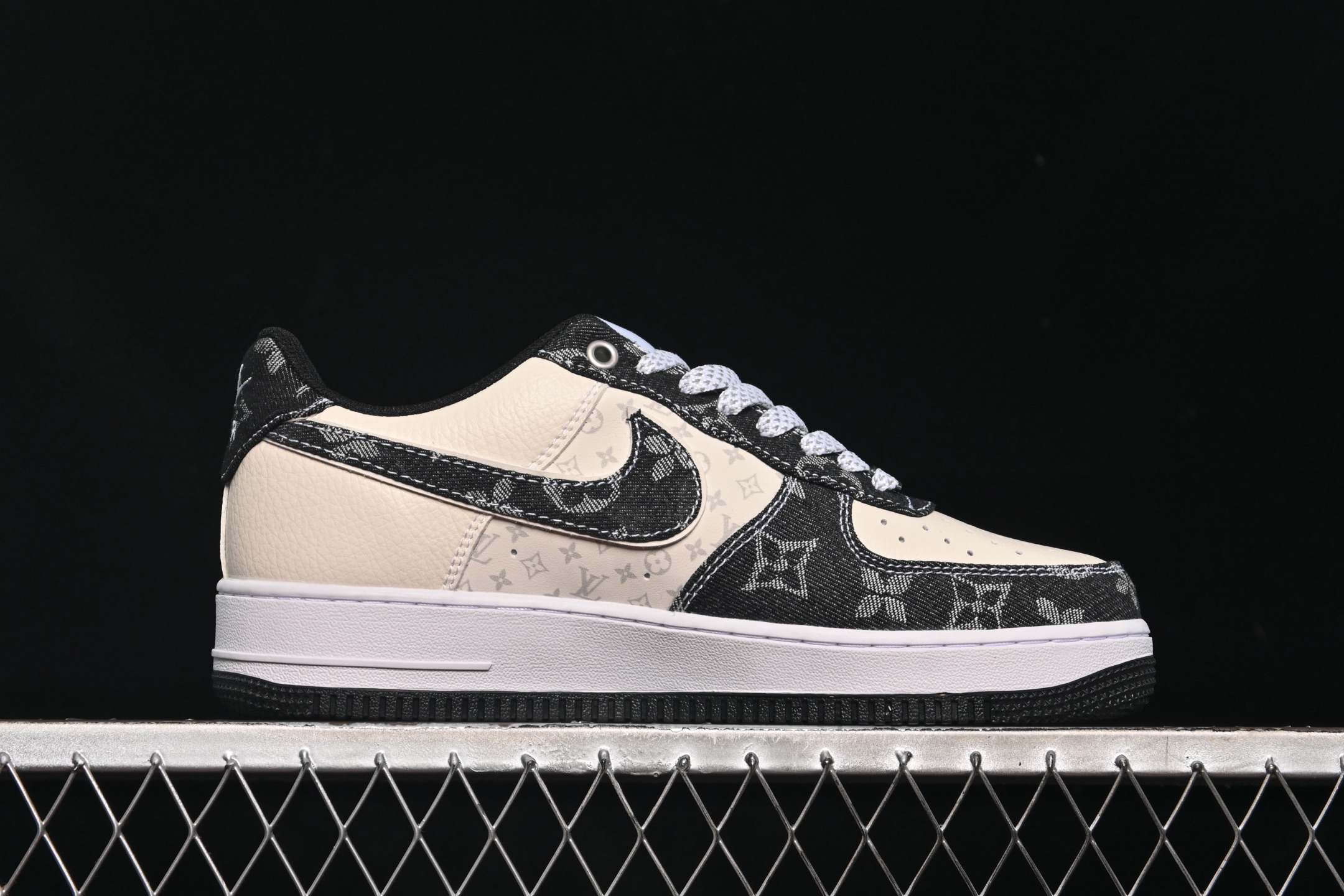 💰260纯原
Nike Air Force 1'07 Low 定制款 空军一号低帮休闲板鞋 CW2288-111
#原楦原纸板 纯正版型 清洁度完美 内置全掌气垫
尺码:36 36.5 37.5 38 38.5 39 40 40.5 41 42 42.5 43 44 44.5 45 K.D4