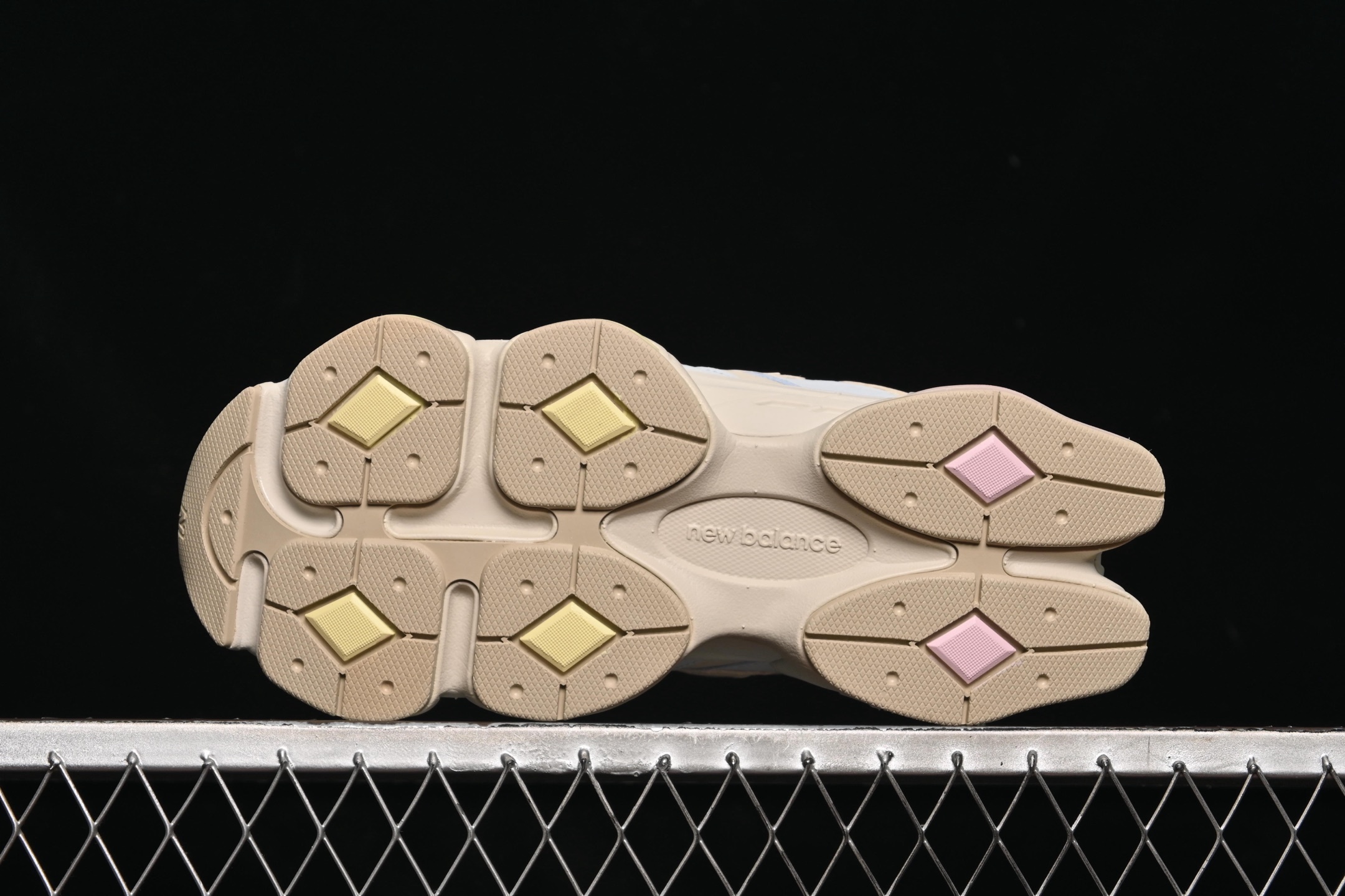 纯原 New Balance NB9060 联名款 复古休闲运动慢跑鞋 U9060JDS
#鞋款灵感
