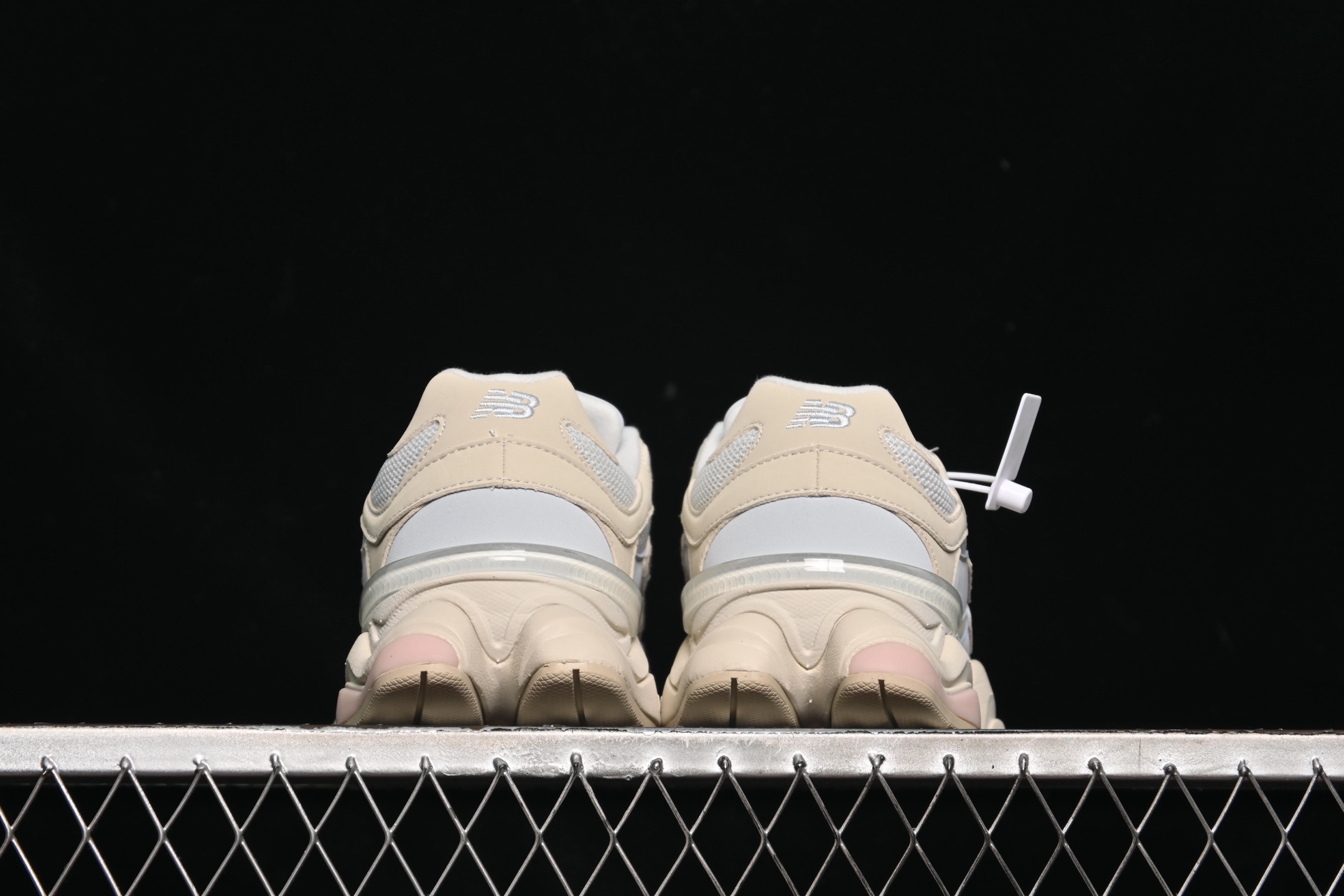 纯原 New Balance NB9060 联名款 复古休闲运动慢跑鞋 U9060JDS
#鞋款灵感