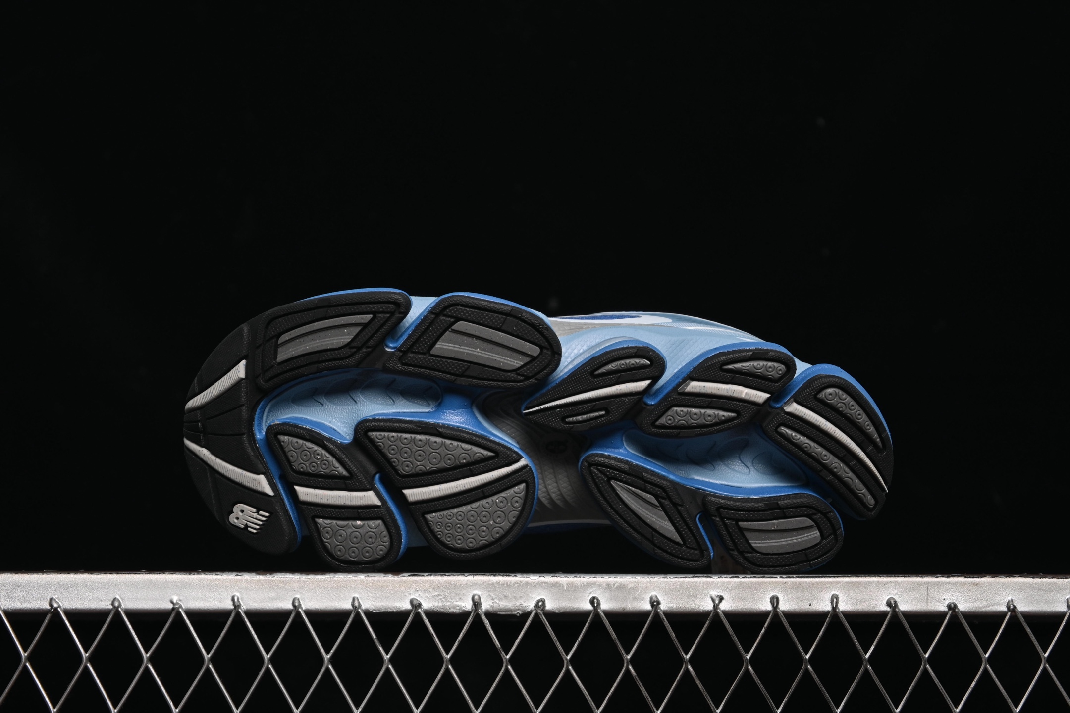  纯原 New Balance 2000系列复古老爹风休闲运动慢跑鞋 U2000。BB
尺码：36 3