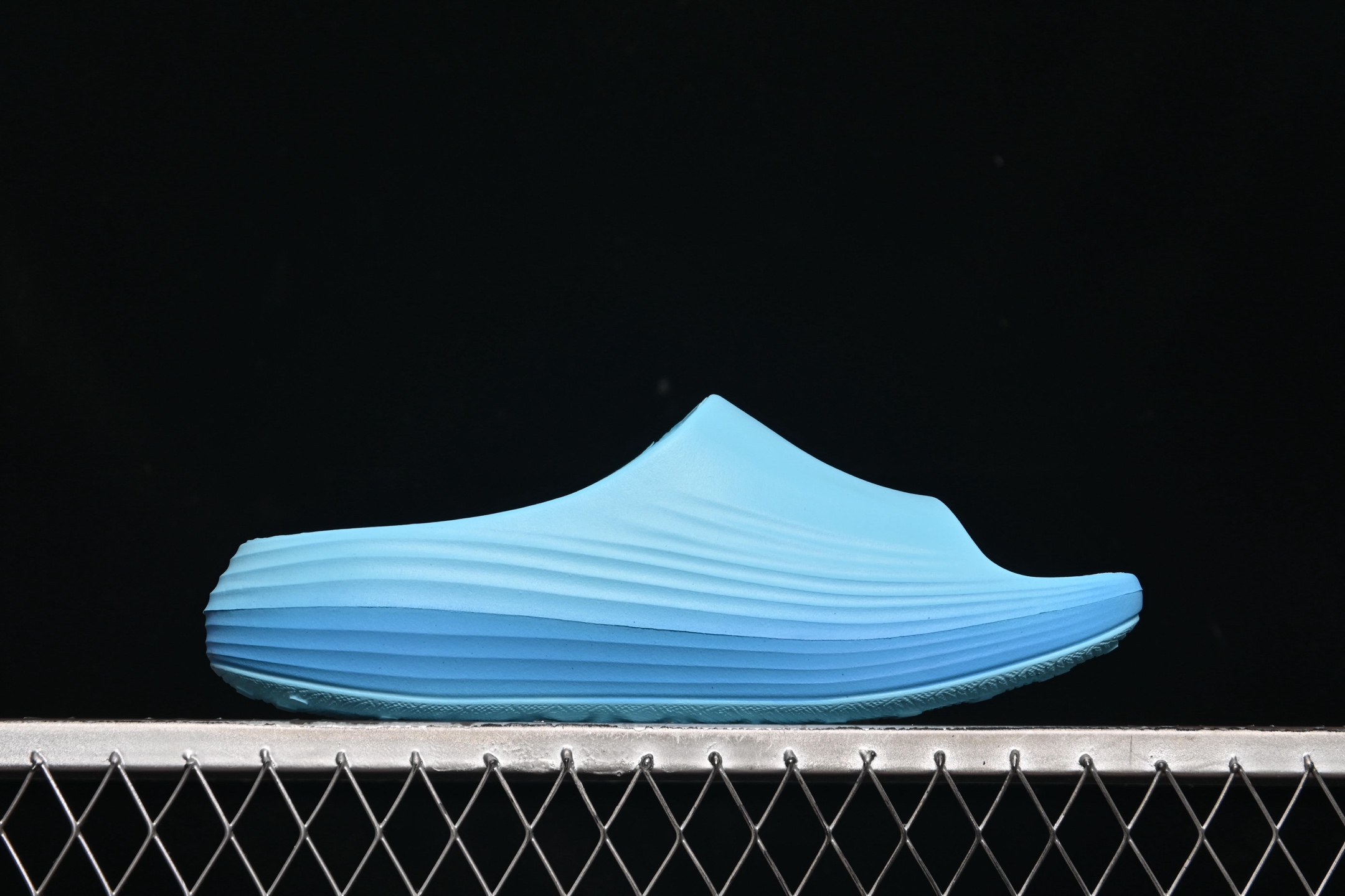💰140纯原
 Nike ReactX Rejuven8 Slide 耐克夏日穿搭凉鞋 HV4479-400
#采用质感柔软且出众回弹的 ReactX泡绵，缔造非凡舒适的日常穿着体验，助你保持活力。
尺码：40 41 42 43 44 45 AJC3
