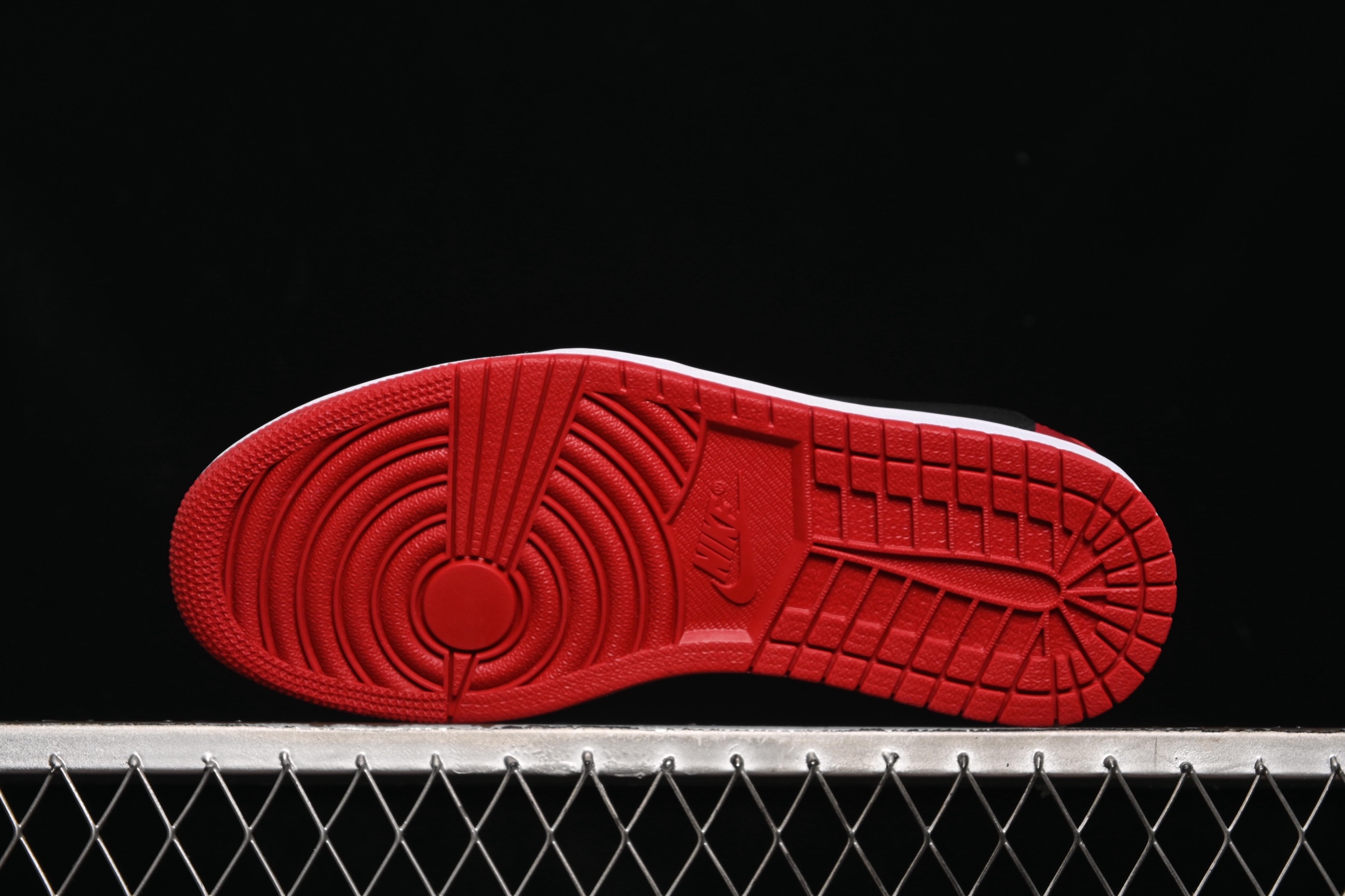 💰440顶级
Travis Scott x Air Jordan 1 Low OG AJ1 乔1倒勾低帮 DM7866-101
#天花板品质 原装版本 全身采用原厂皮料 鞋带 织唛 内标全部客供原厂 原厂数据 原厂楦头纸板打造 每个细节都对位原鞋
尺码:36 36.5 37.5 38 38.5 39 40 40.5 41 42 42.5 43 44 44.5 45 45.5 46 47.5 48.5 LWE5