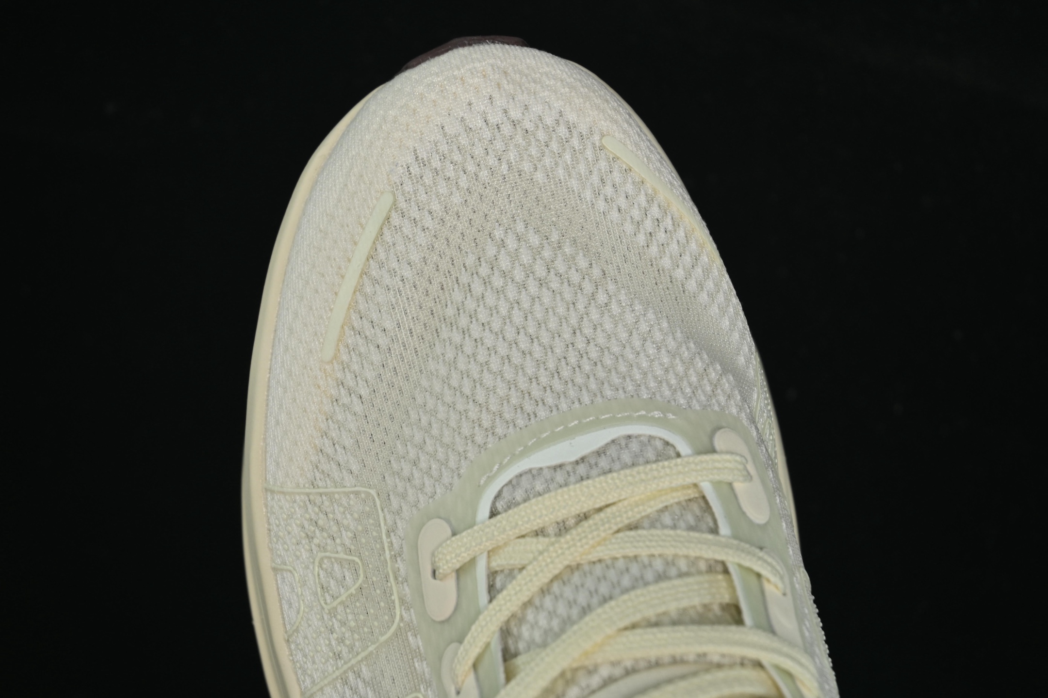 💰280纯原
 Nike Air Zoom Vomero Premium 耐克网面厚底气垫跑鞋 HQ2050-700
尺码：36 36.5 37.5 38 38.5 39 40 40.5 41 42 42.5 43 44 44.5 45 C.D4