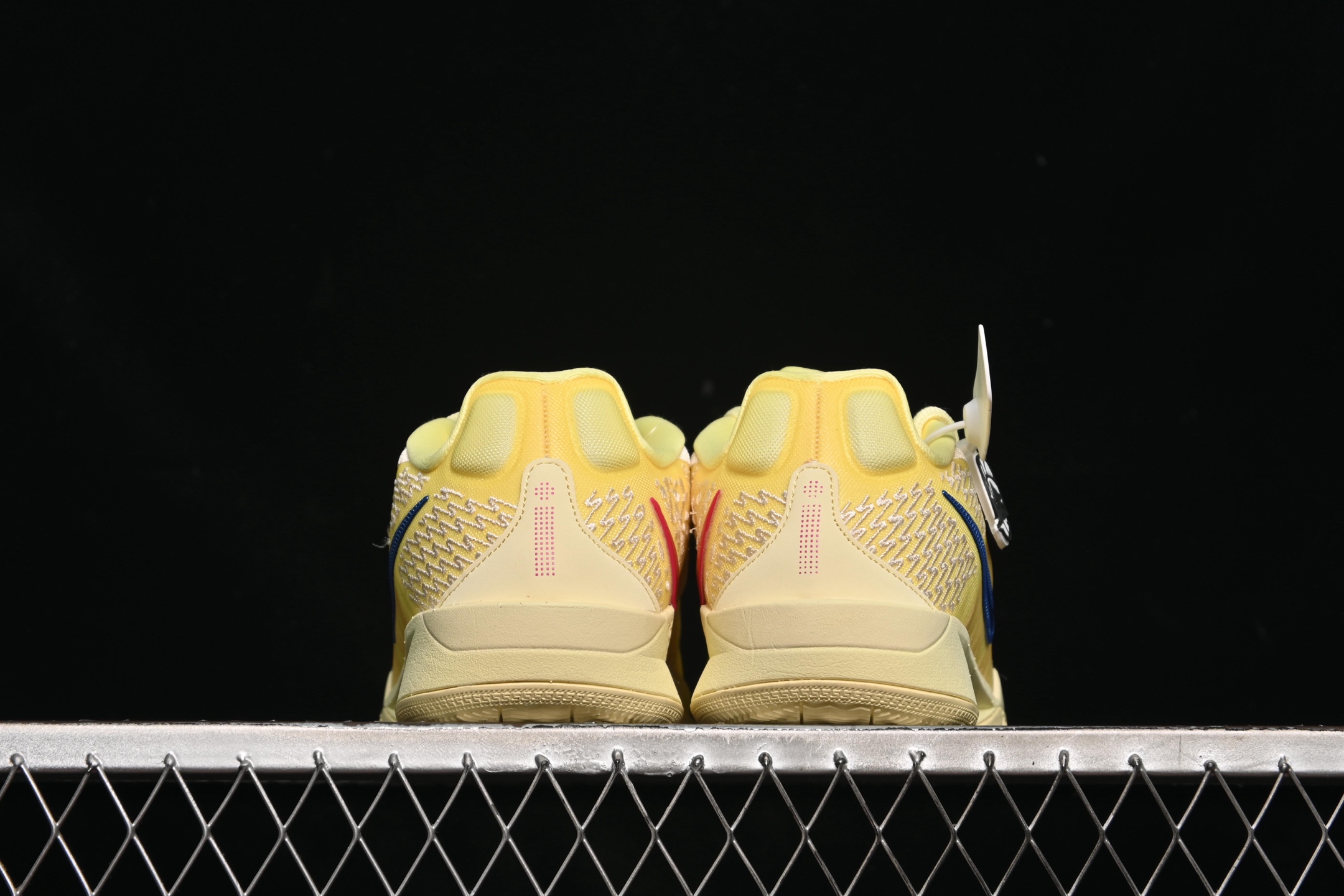 💰330 纯原版本 Nike Sabrina 2 "Court Vision" 萨布丽娜·约内斯库 签名款 实战系列篮球鞋 FZ1517-800
#鞋款搭载 Cushlon 泡绵帮助保持充沛活力。Air Zoom 缓震配置缔造出众回弹效果，外底抓地设计助你展现出色比赛表现。耐穿橡胶外底，提供强劲抓地力。
尺码：39 40 40.5 41 42 42.5 43 44 44.5 45 46 F.E5