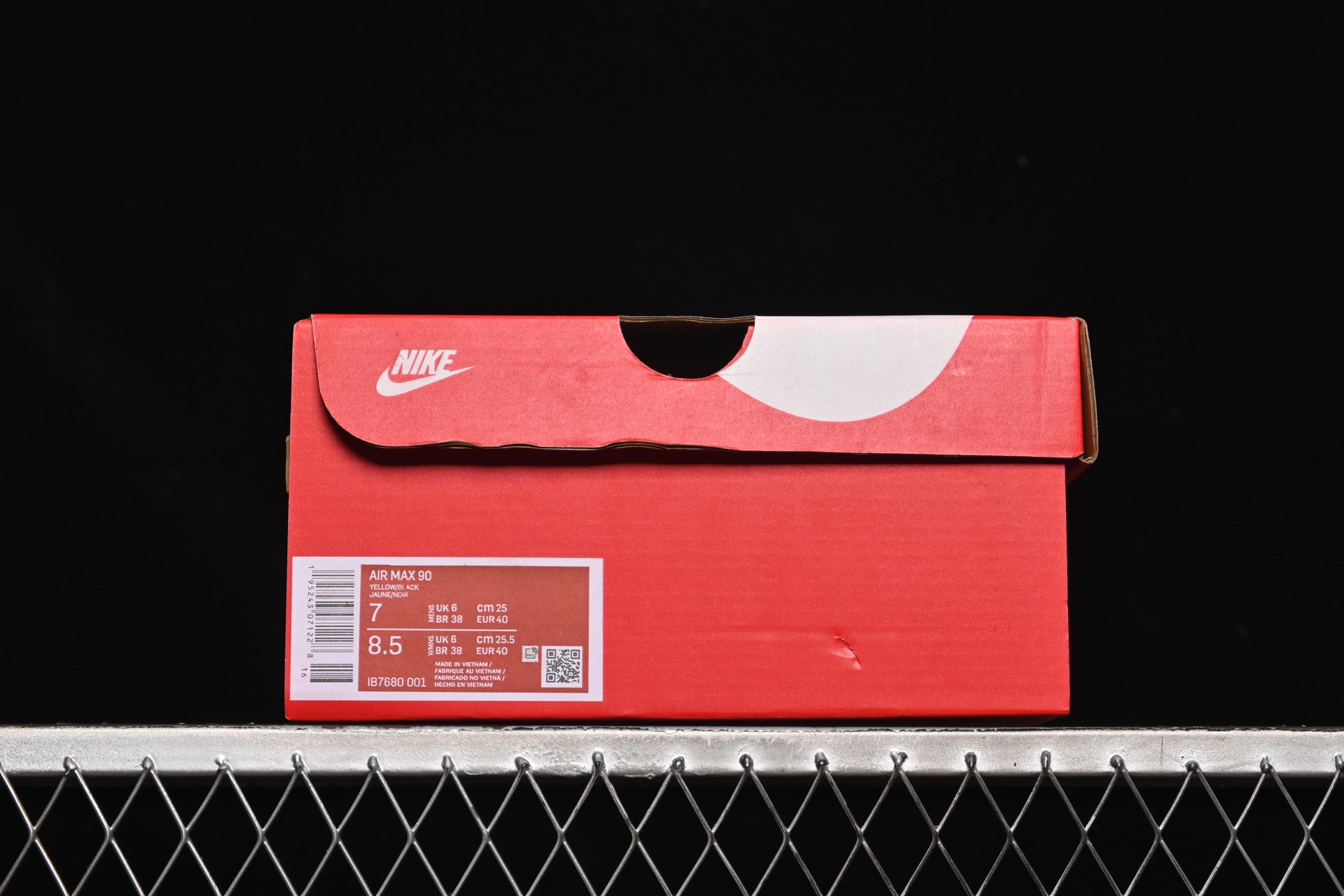 💰220纯原
 Nike Air Max 90 耐克复古气垫跑鞋 IB7680-001
尺码：36 36.5 37.5 38 38.5 39 40 40.5 41 42 42.5 43 44 44.5 45 46 B.C3