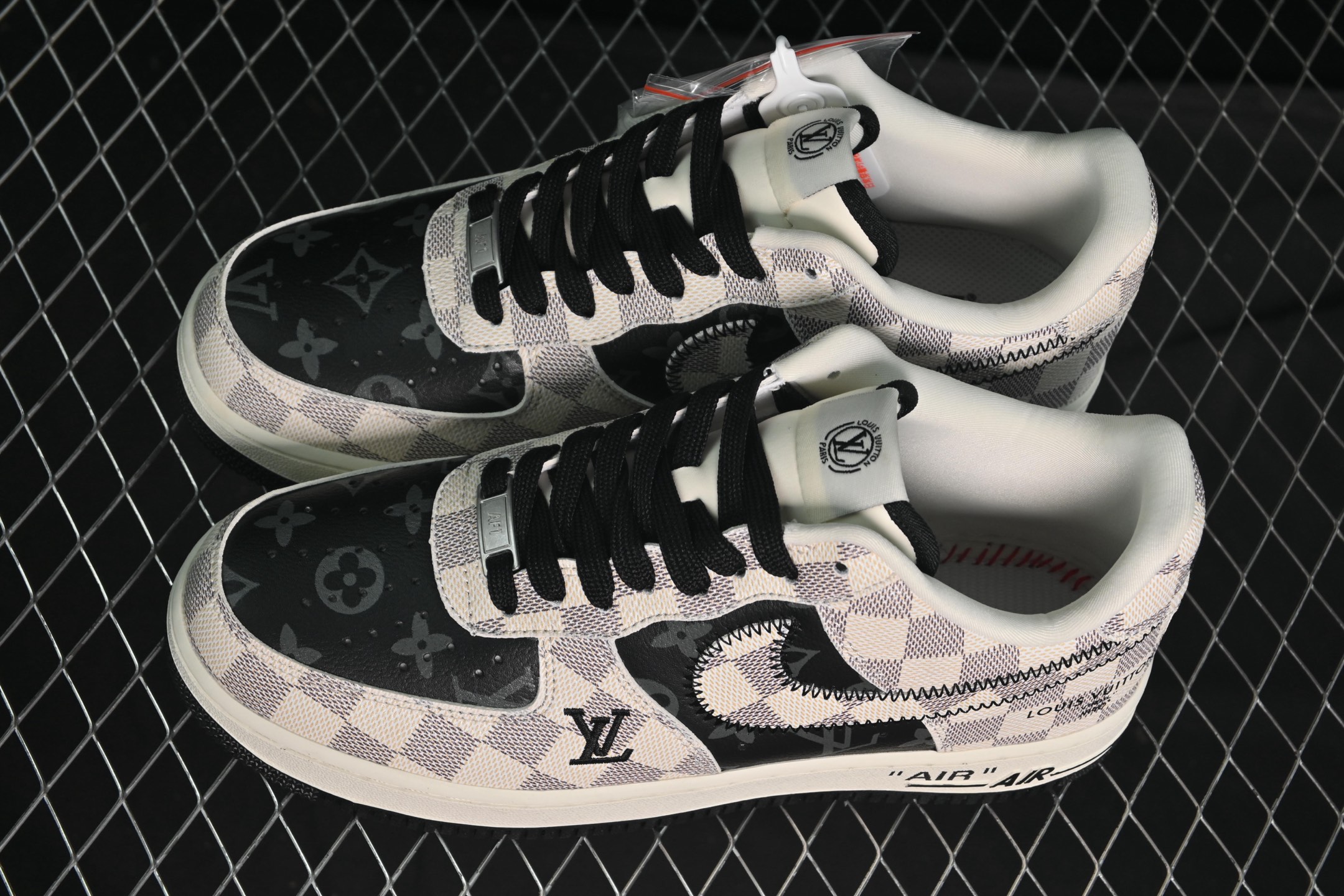 💰280纯原
Nike Air Force 1'07 Low LV联名 格纹雾灰 空军一号低帮休闲板鞋 SC0601-562
#原楦头原纸板 原装鞋盒 定制五金配件 内置全掌气垫 原厂鞋底
尺码:36 36.5 37.5 38 38.5 39 40 40.5 41 42 42.5 43 44 44.5 45 9.D4