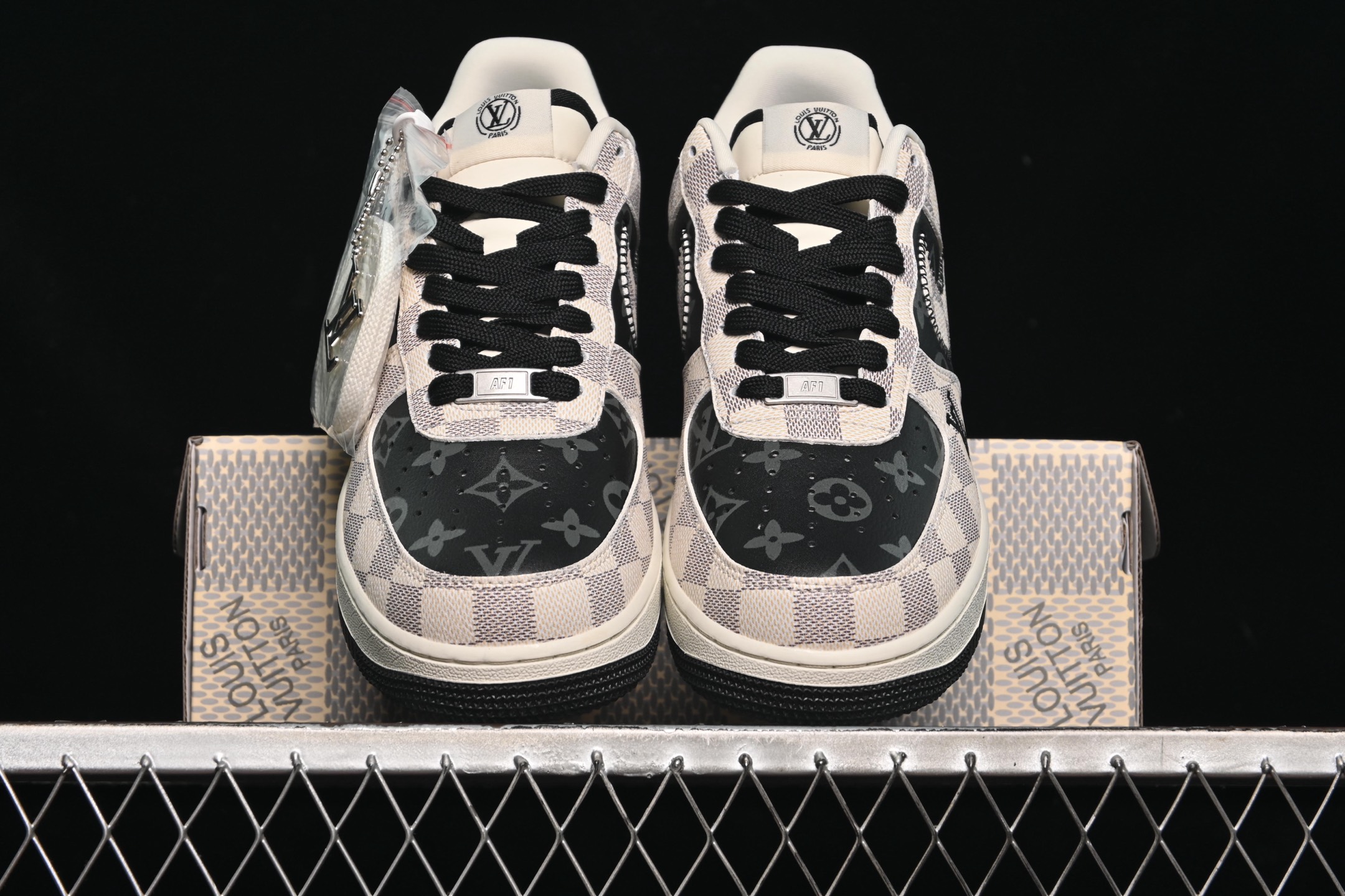 💰280纯原
Nike Air Force 1'07 Low LV联名 格纹雾灰 空军一号低帮休闲板鞋 SC0601-562
#原楦头原纸板 原装鞋盒 定制五金配件 内置全掌气垫 原厂鞋底
尺码:36 36.5 37.5 38 38.5 39 40 40.5 41 42 42.5 43 44 44.5 45 9.D4