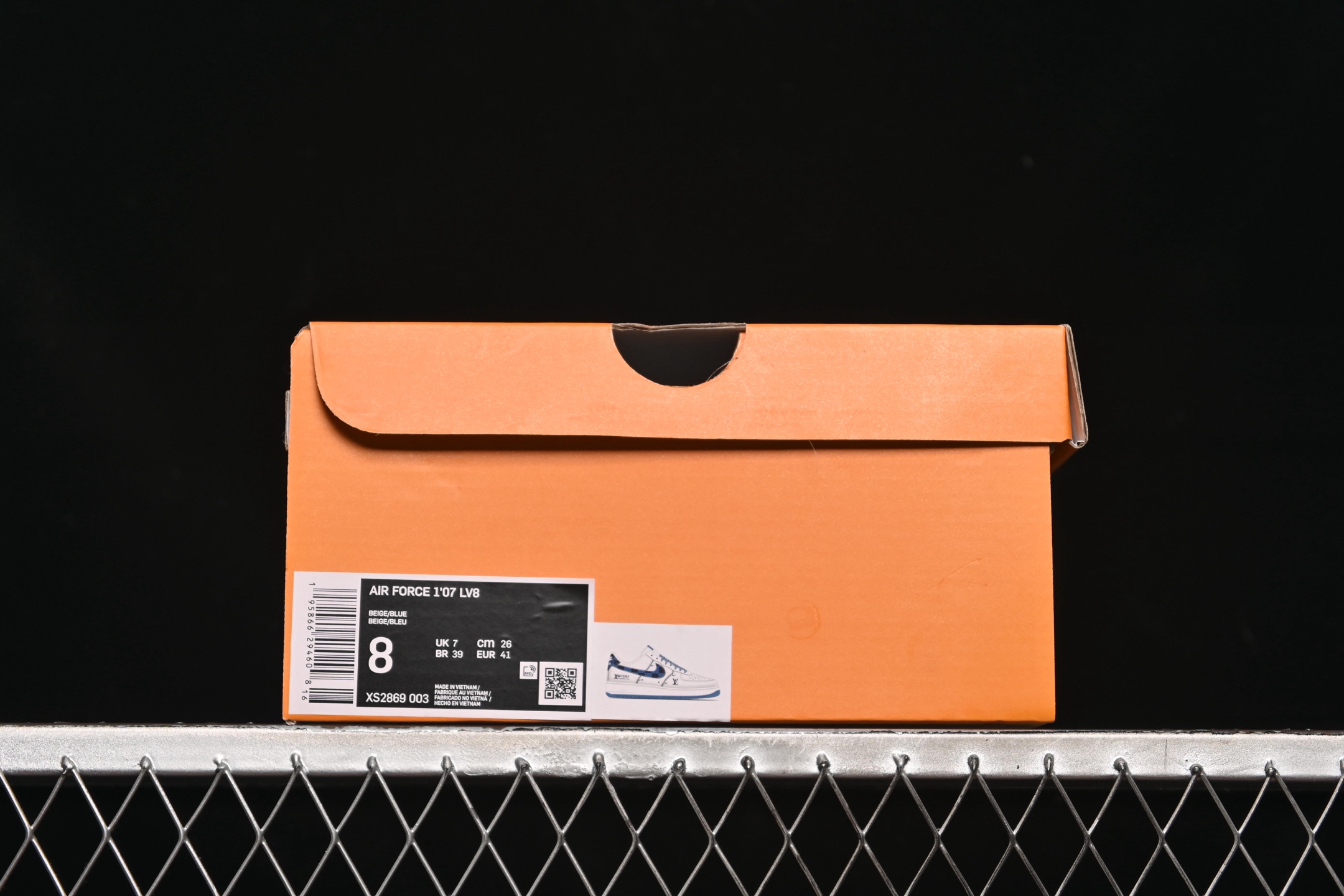 💰300纯原
 Nike Air Force 1'07 Low LV联名 米蓝四勾 空军一号低帮休闲板鞋 XS2869-003
#原楦头原纸板 原装鞋盒 定制五金配件 内置全掌气垫 原厂鞋底
尺码：36 36.5 37.5 38 38.5 39 40 40.5 41 42 42.5 43 44 44.5 45 9.D4