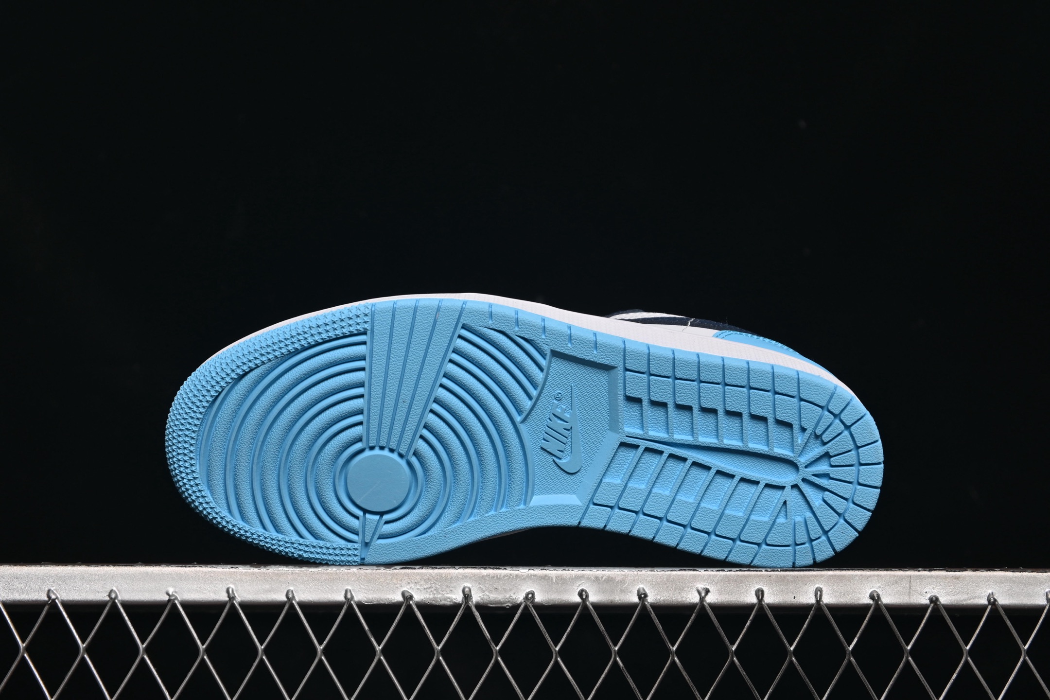 💰160真标💰200公司级💰240纯原
Air Jordan 1 Low AJ1 乔1蓝白黑勾 低帮文化休闲板鞋 553558-149
尺码:36 36.5 37.5 38 38.5 39 40 40.5 41 42 42.5 43 44 44.5 45 46 ZZC3
