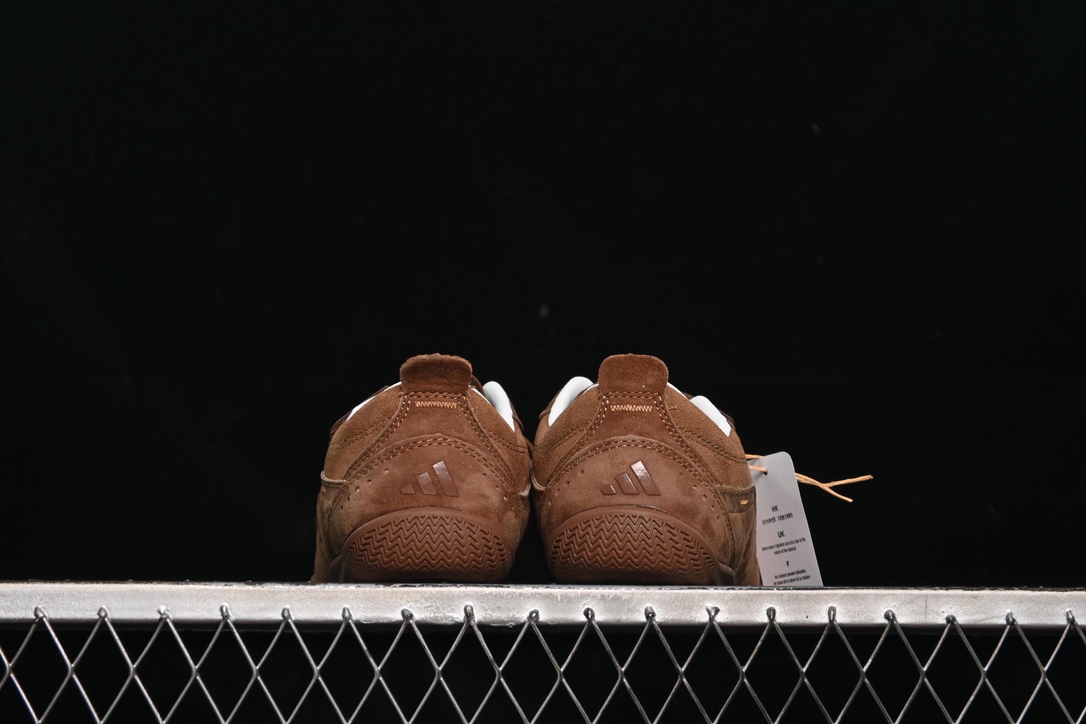 💰220纯原
Adidas Urban Reverie KJ4034 阿迪舒适时尚魔术贴防滑耐磨生活休闲鞋
尺码：36 36.5 37 38 38.5 39 40 40.5 41 42 42.5 43 44 44.5 45 7+C3