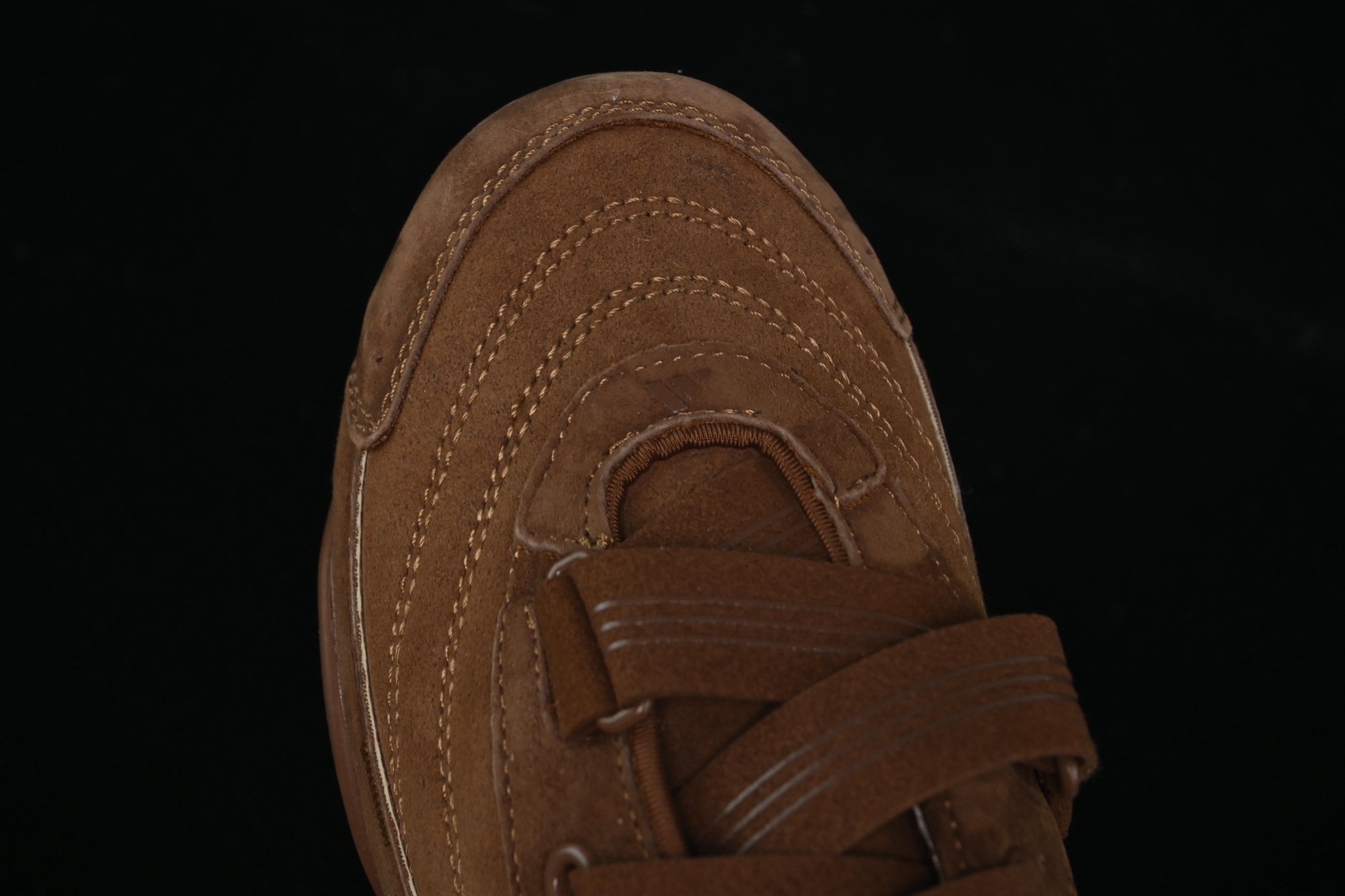 💰220纯原
Adidas Urban Reverie KJ4034 阿迪舒适时尚魔术贴防滑耐磨生活休闲鞋
尺码：36 36.5 37 38 38.5 39 40 40.5 41 42 42.5 43 44 44.5 45 7+C3