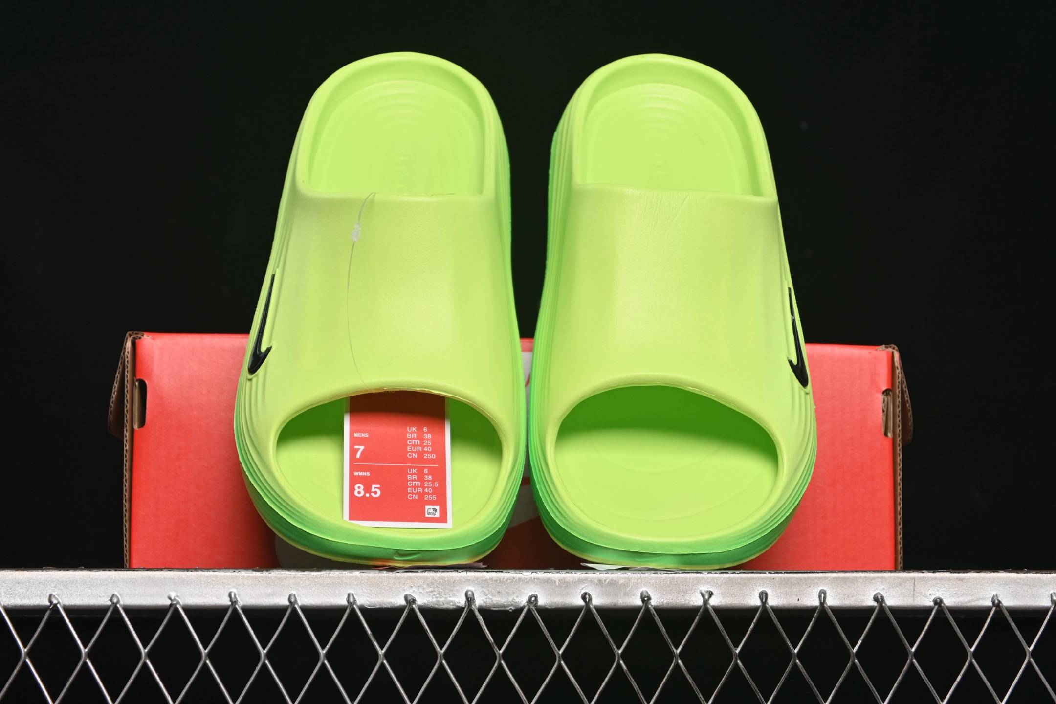 💰140纯原
Nike ReactX Rejuven8 Slide 耐克夏日穿搭凉鞋 HV4479-301
#采用质感柔软且出众回弹的 ReactX泡绵,缔造非凡舒适的日常穿着体验,助你保持活力。
尺码:36 37.5 38 39 40 41 42 43 44 45 AJC3